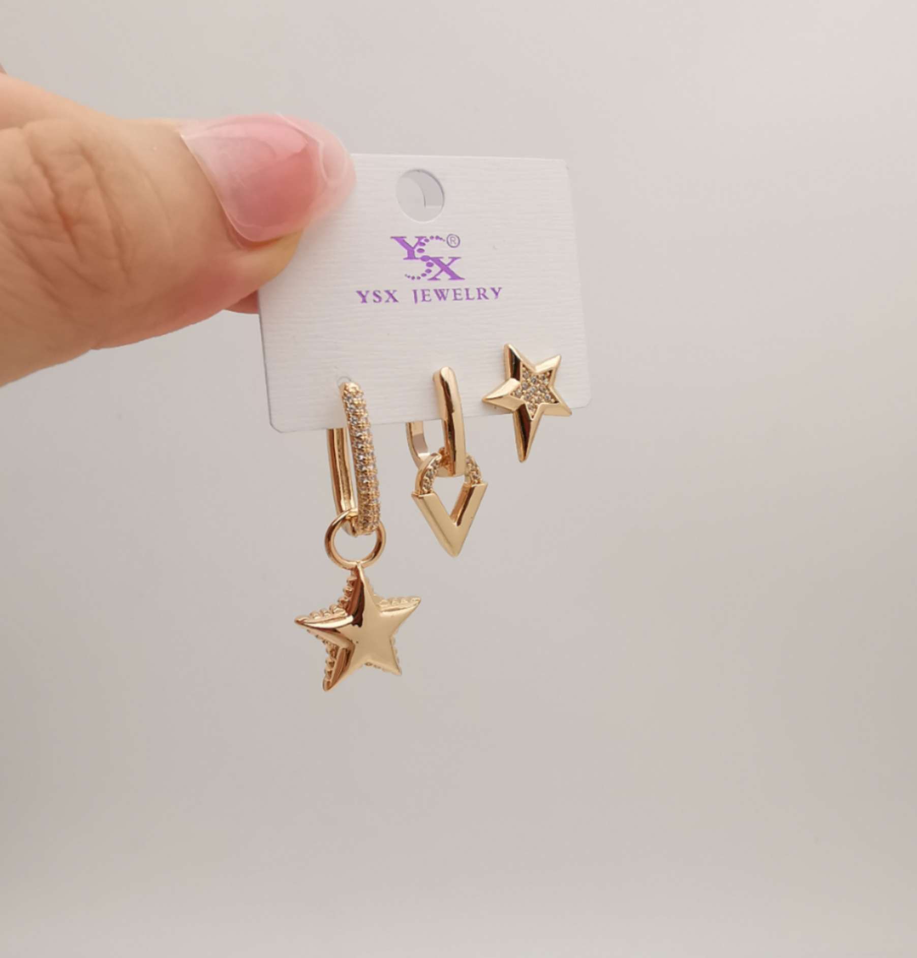 Three-piece set of earrings details Picture