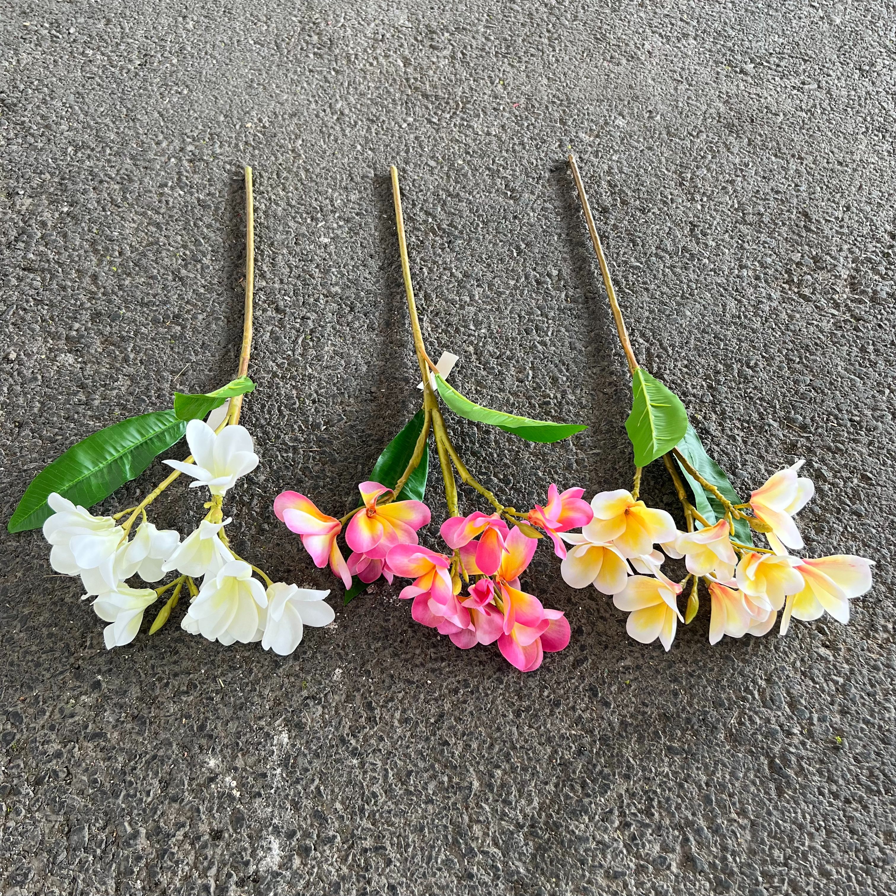Simulación de flores frangipani tela de seda 3D hotel de lujo sala de estar colocación de basalto arreglo de dormitorio para el hogar lugar de boda decoración suave Application Scenario