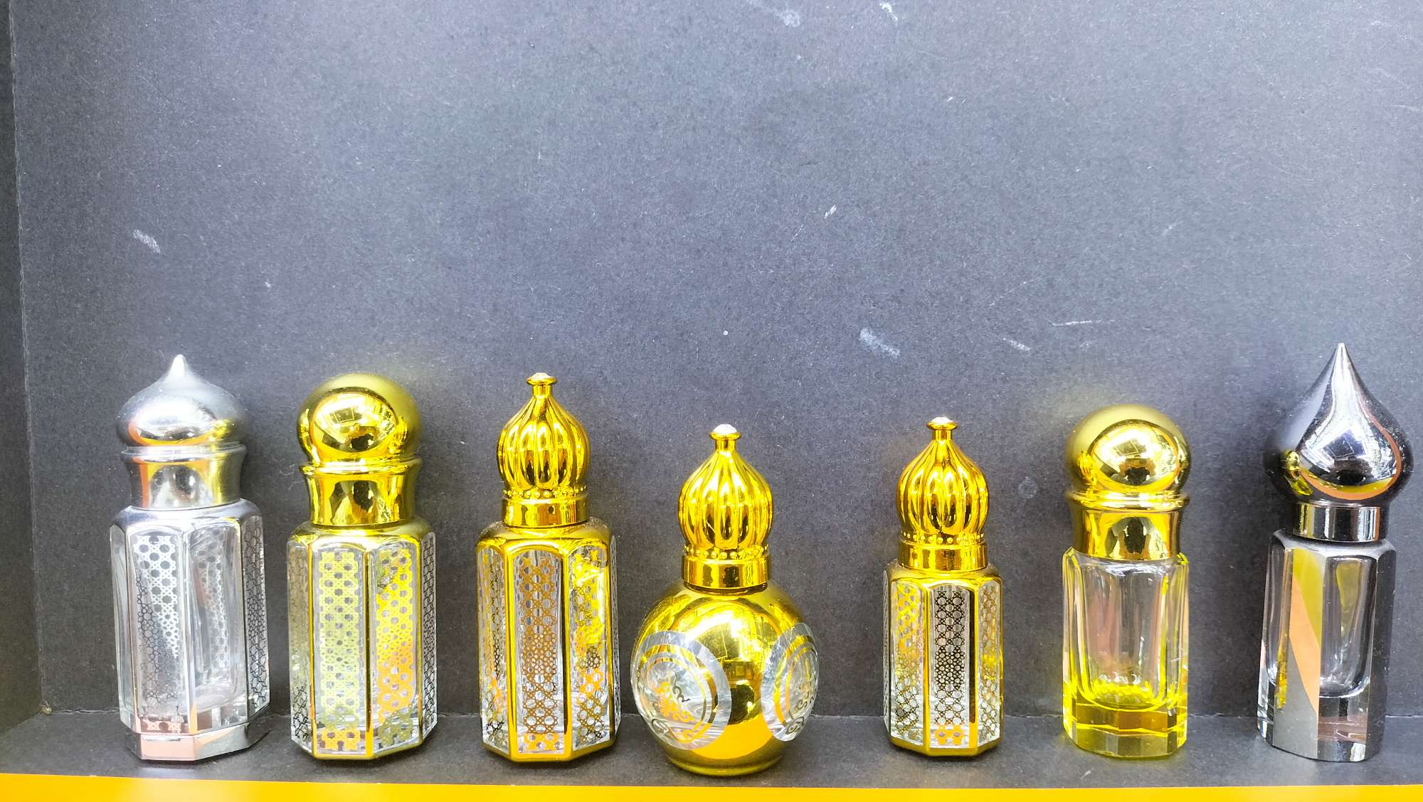 3-6ml畅销中东地区水晶精油瓶、水晶香水瓶，表面经过电镀并且用高科技雕刻各种图案花纹详情图2