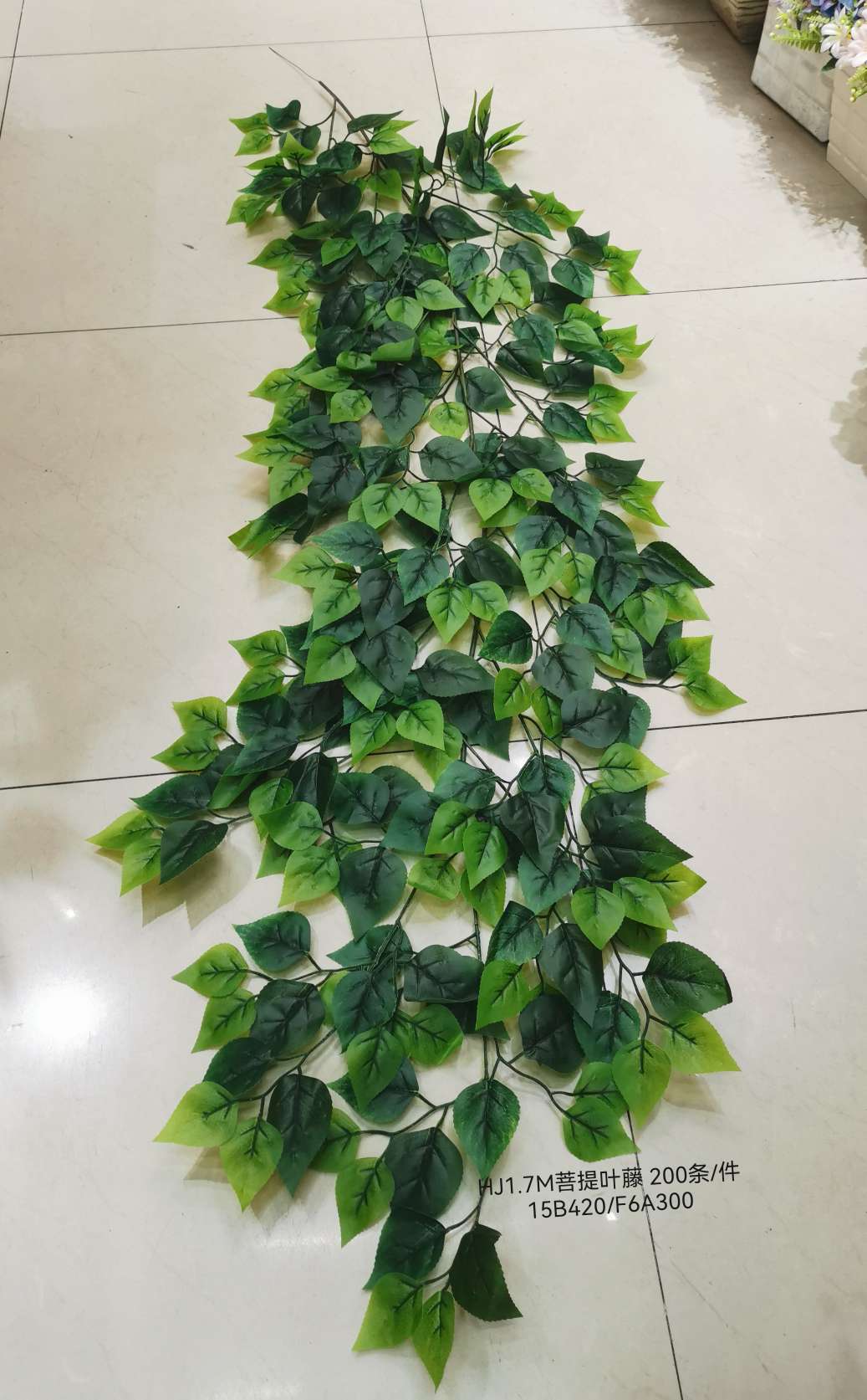 Artificial flower vines, vines, leaves, roses, home furnishings, hotel decorations, flower arrangements, artificial flower manufacturers wholesale Item Picture