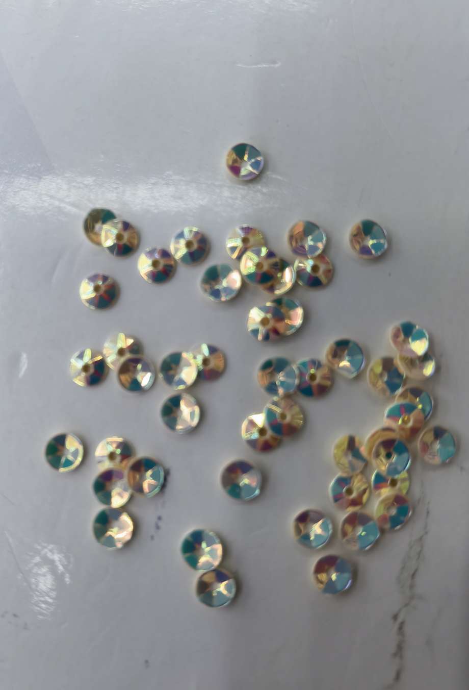 4mm golden pointed corner concave sequins, suitable for various ingredients such as clothing, bags, embroidery, handicrafts, etc. Jincan 0590 details Picture