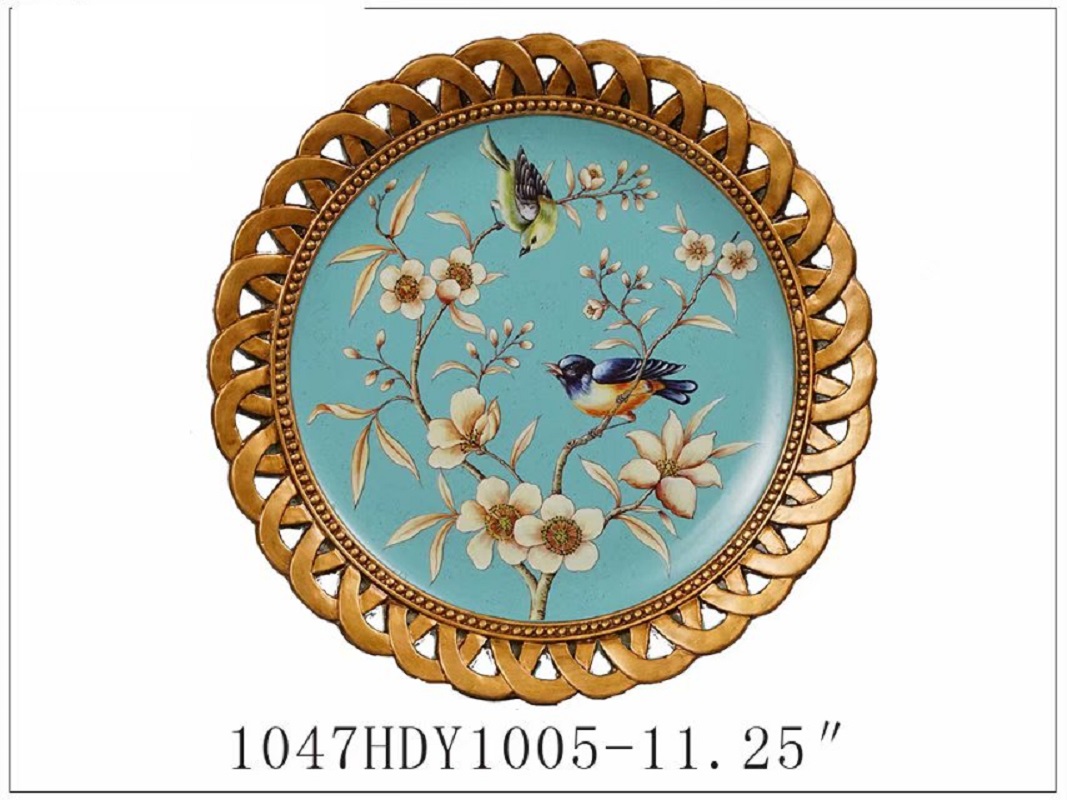 ins European retro decorative plates and ornaments, plate arrangement and viewing, living room model room, new home entrance, wine cabinet decoration and arrangement details Picture