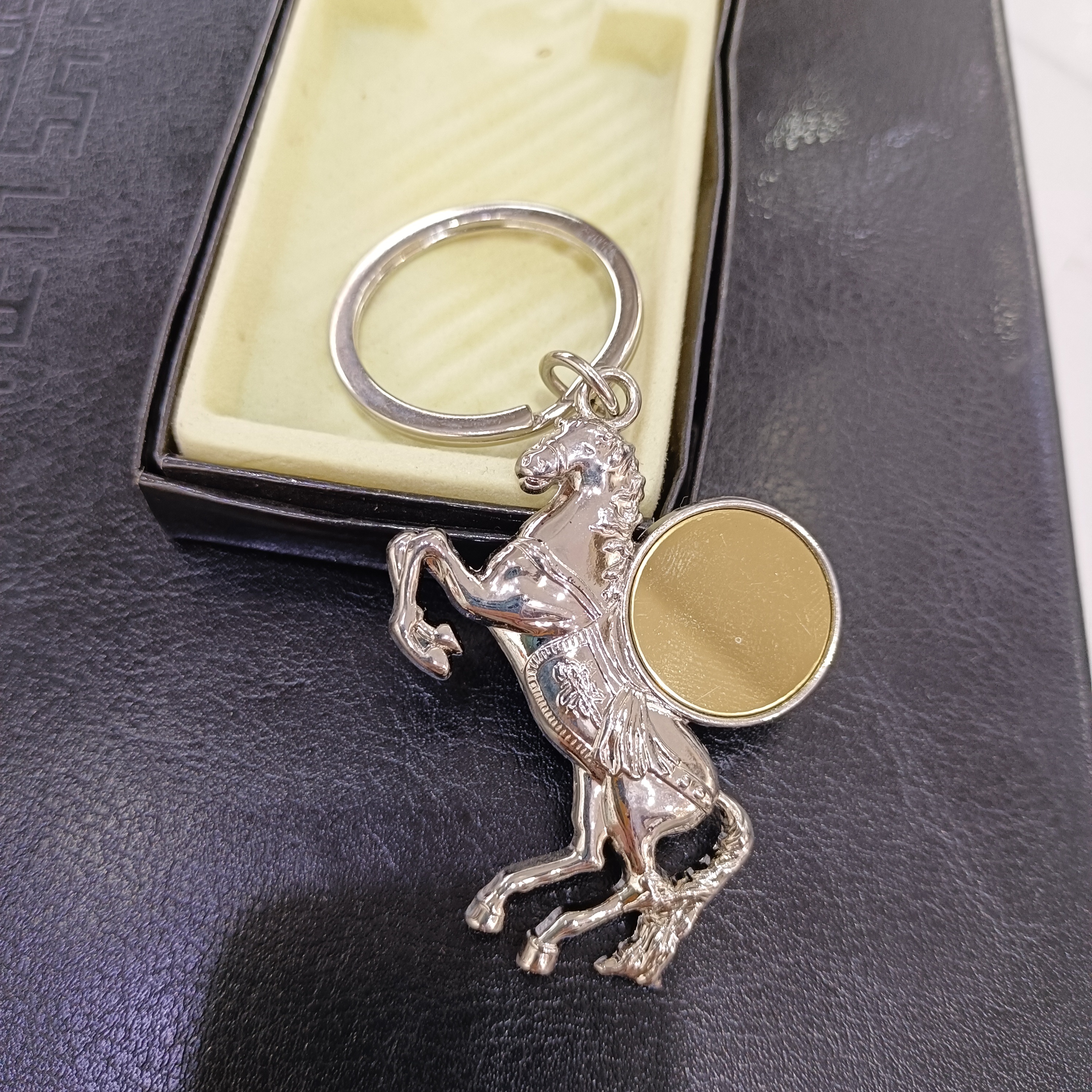 锌合金钥匙扣细节图