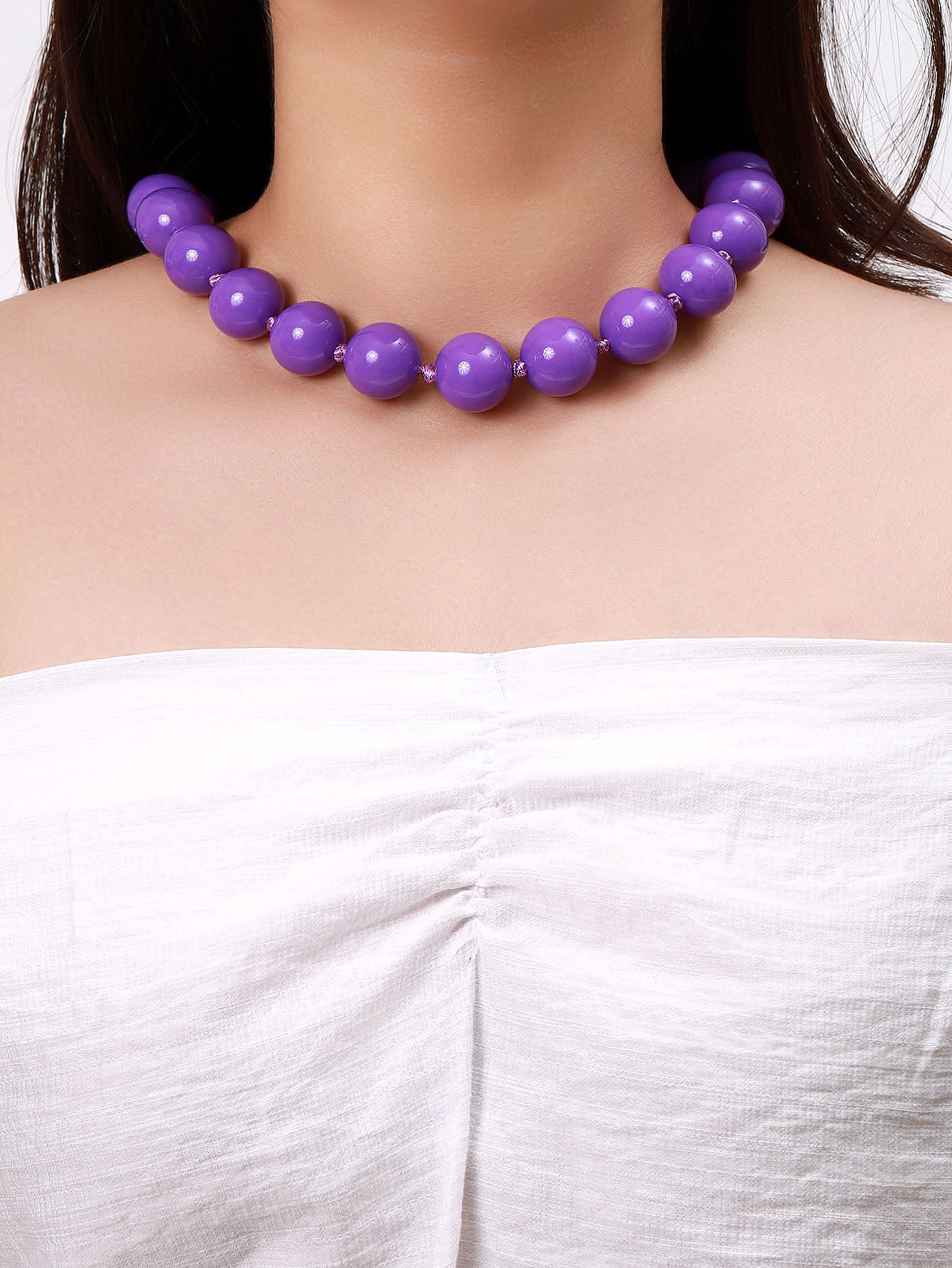 New style jewelry: European and American fashionable acrylic beaded necklace, resin purple fresh beaded personalized collarbone chain Item Picture