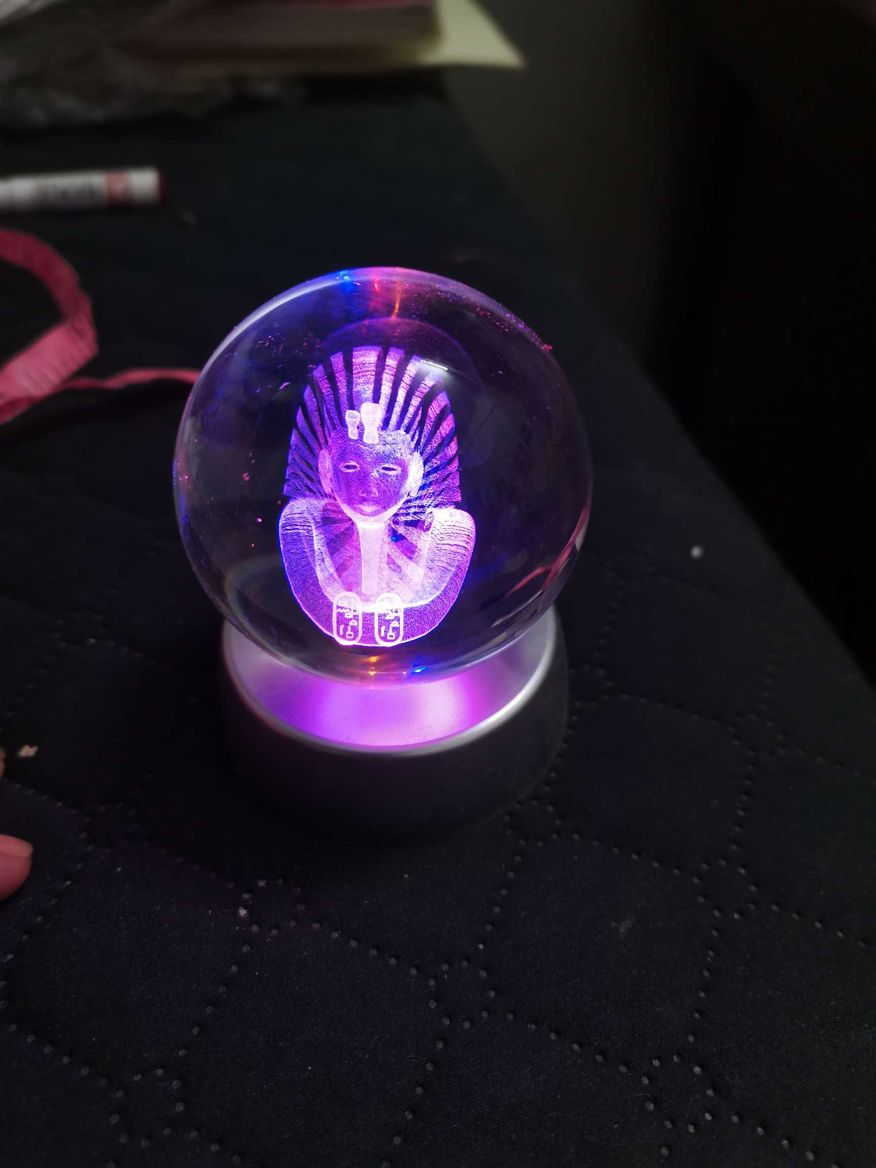 水晶工艺品，各种规格水晶球内雕，承接公司年会礼品，纪念品，旅游工艺品