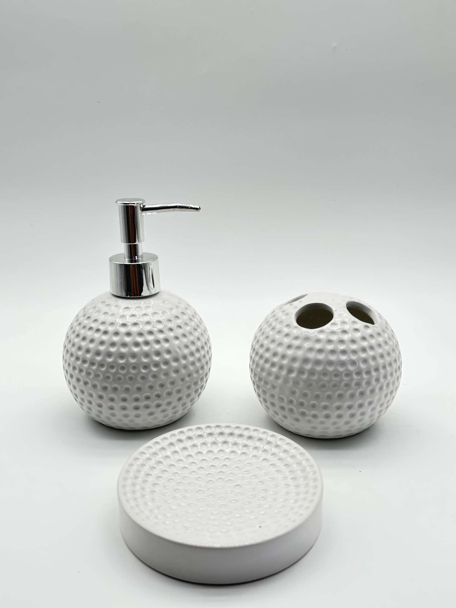 创意美式卫浴三件套简约浴室用品套件 陶瓷卫浴洗漱套装图