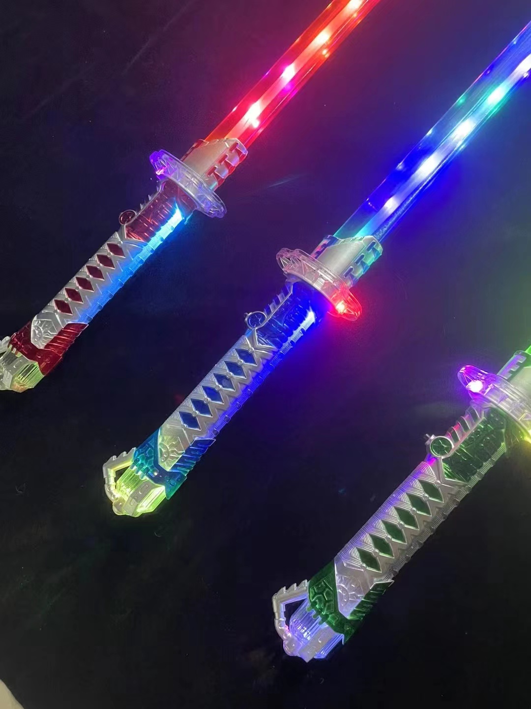 发光闪光刀剑白底实物图