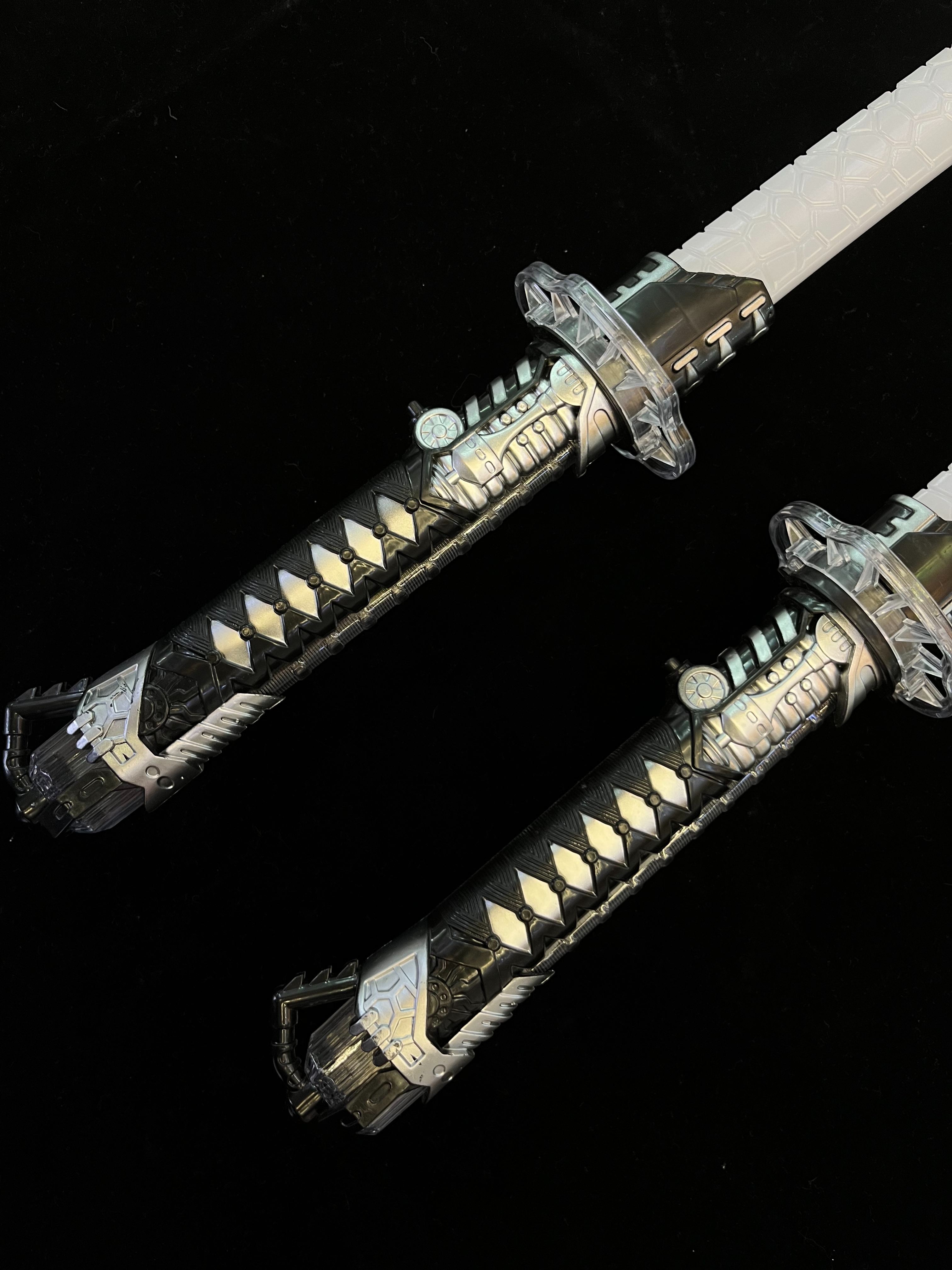 新产品裂纹日白底实物图