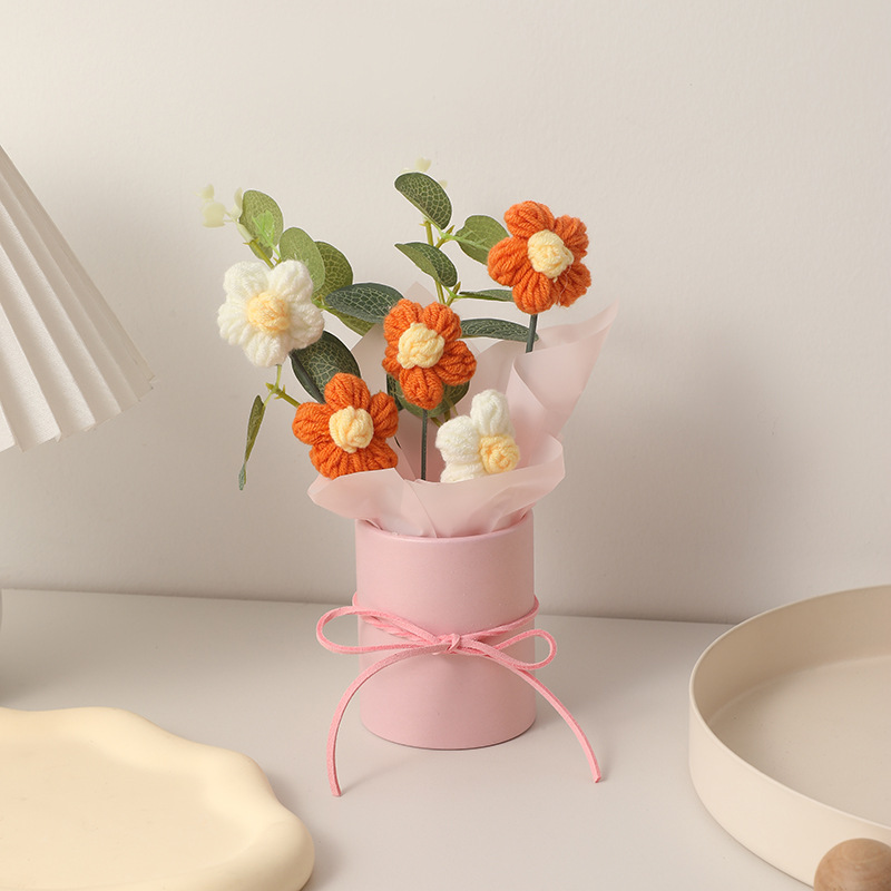 Valentine's Day gifts: Small buckets, wool flowers, small bouquets, flower arrangements with light threads, and Mother's Day gifts: artificial flowers Application Scenario