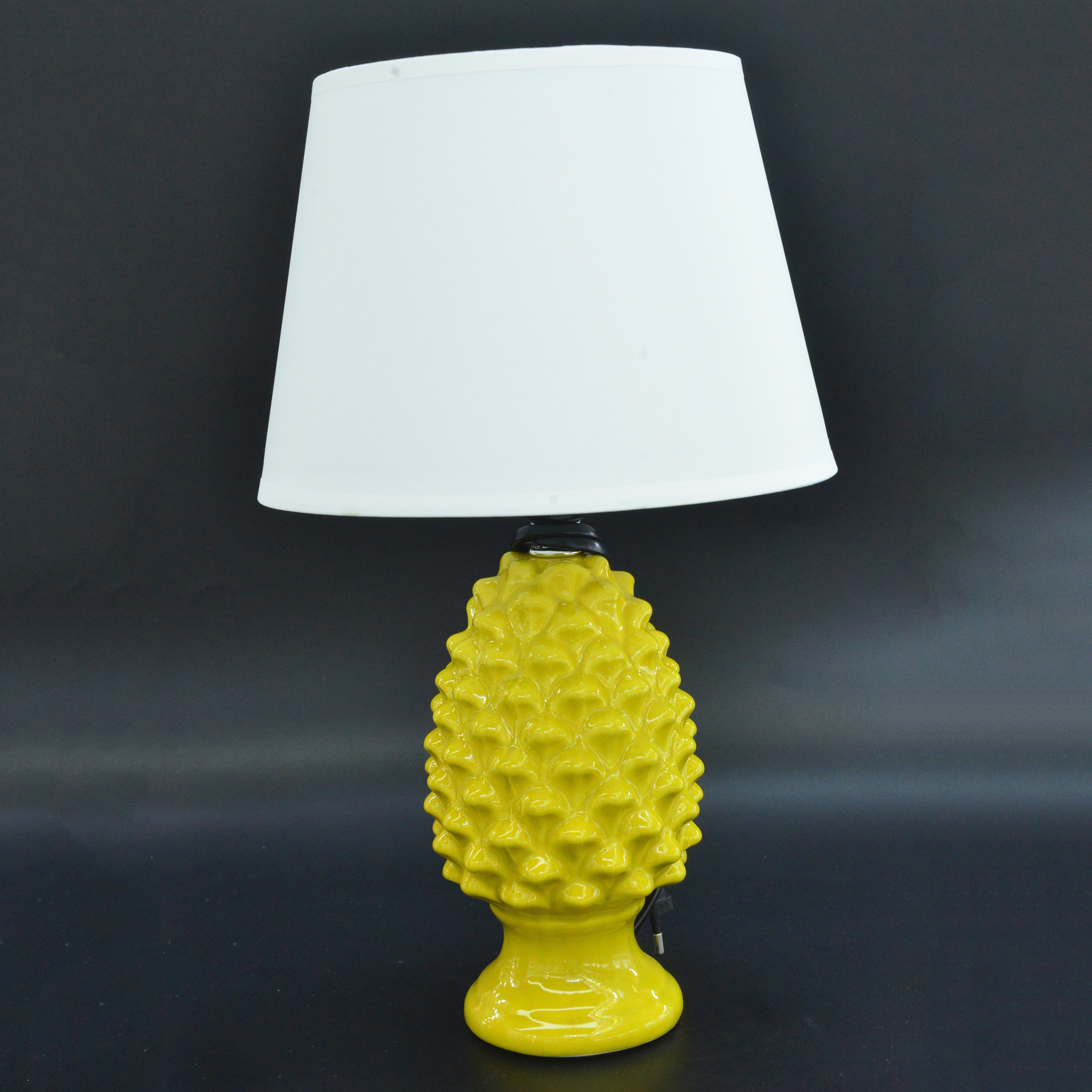 梨黄色菠萝系列陶瓷台灯  记连台灯 24件起批