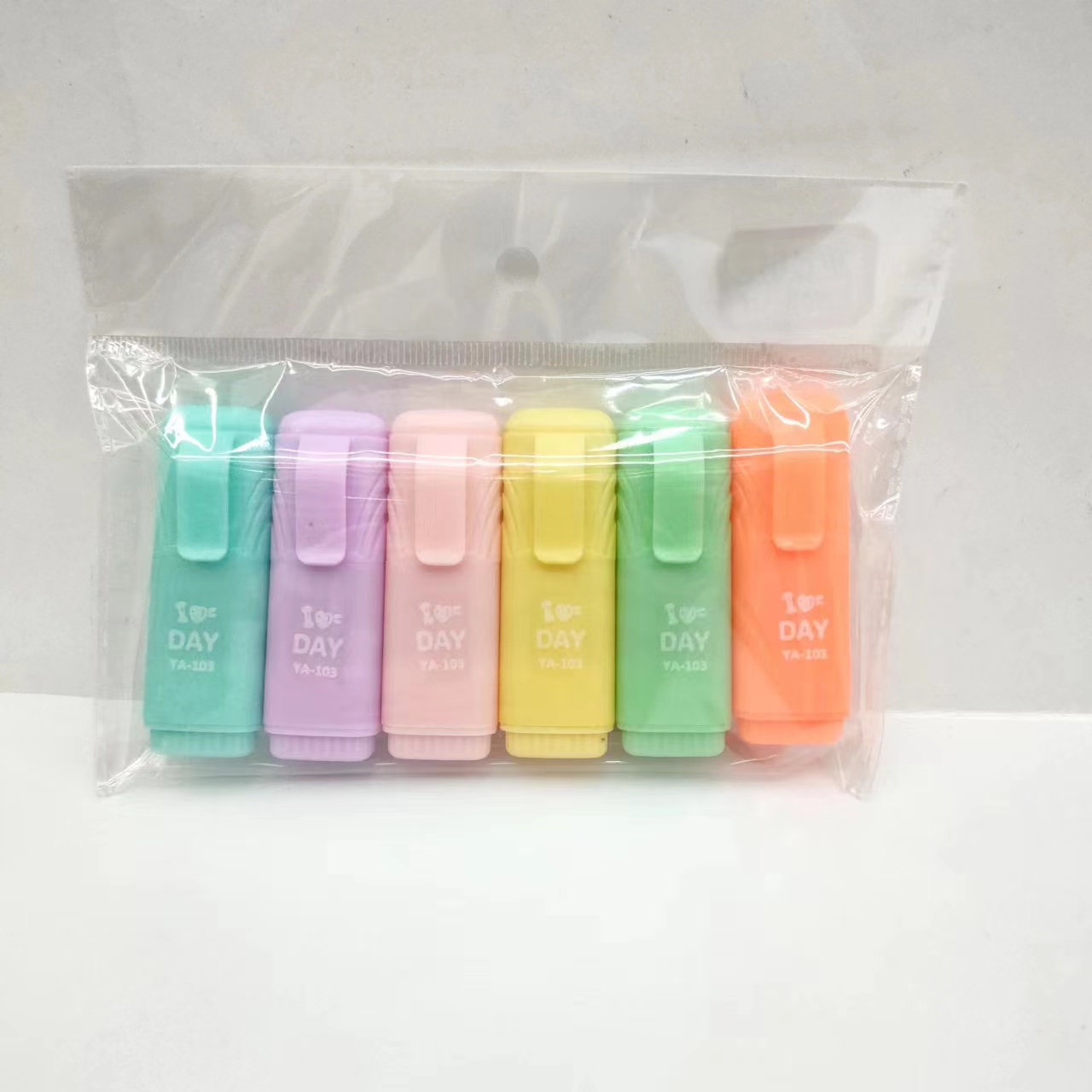 The opp bag color highlighter pen, key marking pen, and notebook pen write smoothly