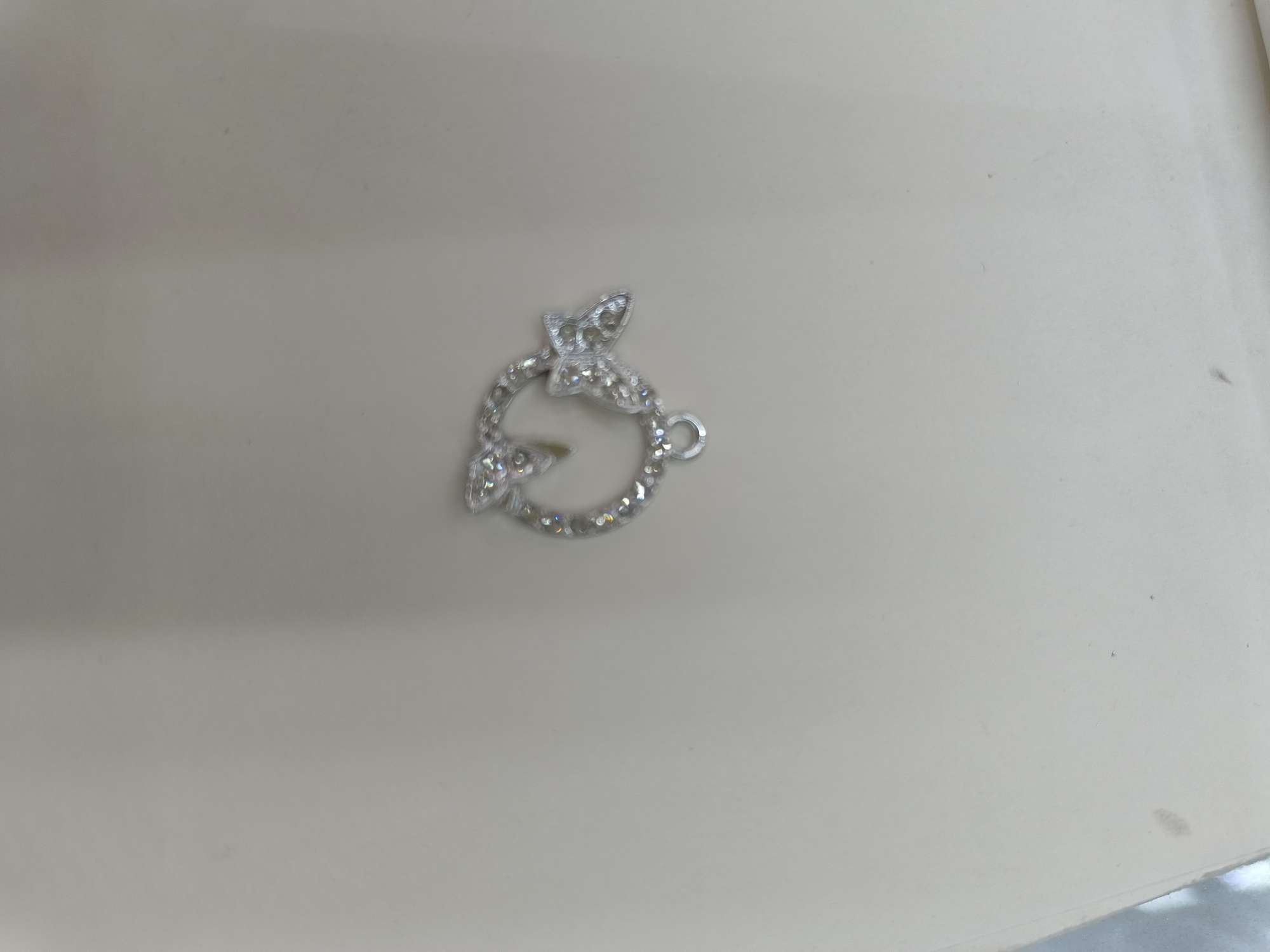 Hot-selling bestseller! Alloy pendant, exquisite and elegant, super value price. You'll regret not buying it! Limited-time flash sale! Free gifts are waiting for you to claim!