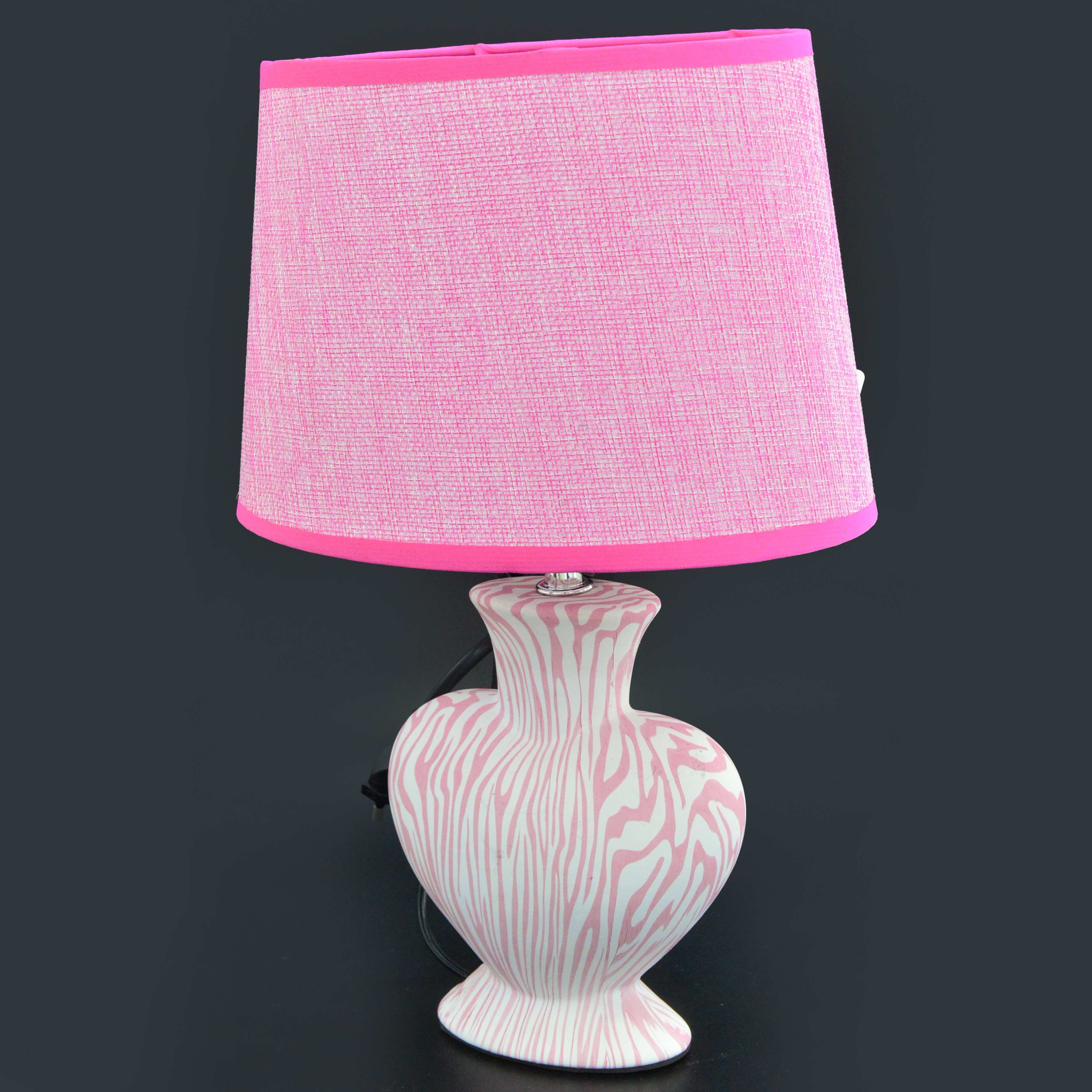 粉红色爱心系列   散发着浪漫氛围的陶瓷台灯图