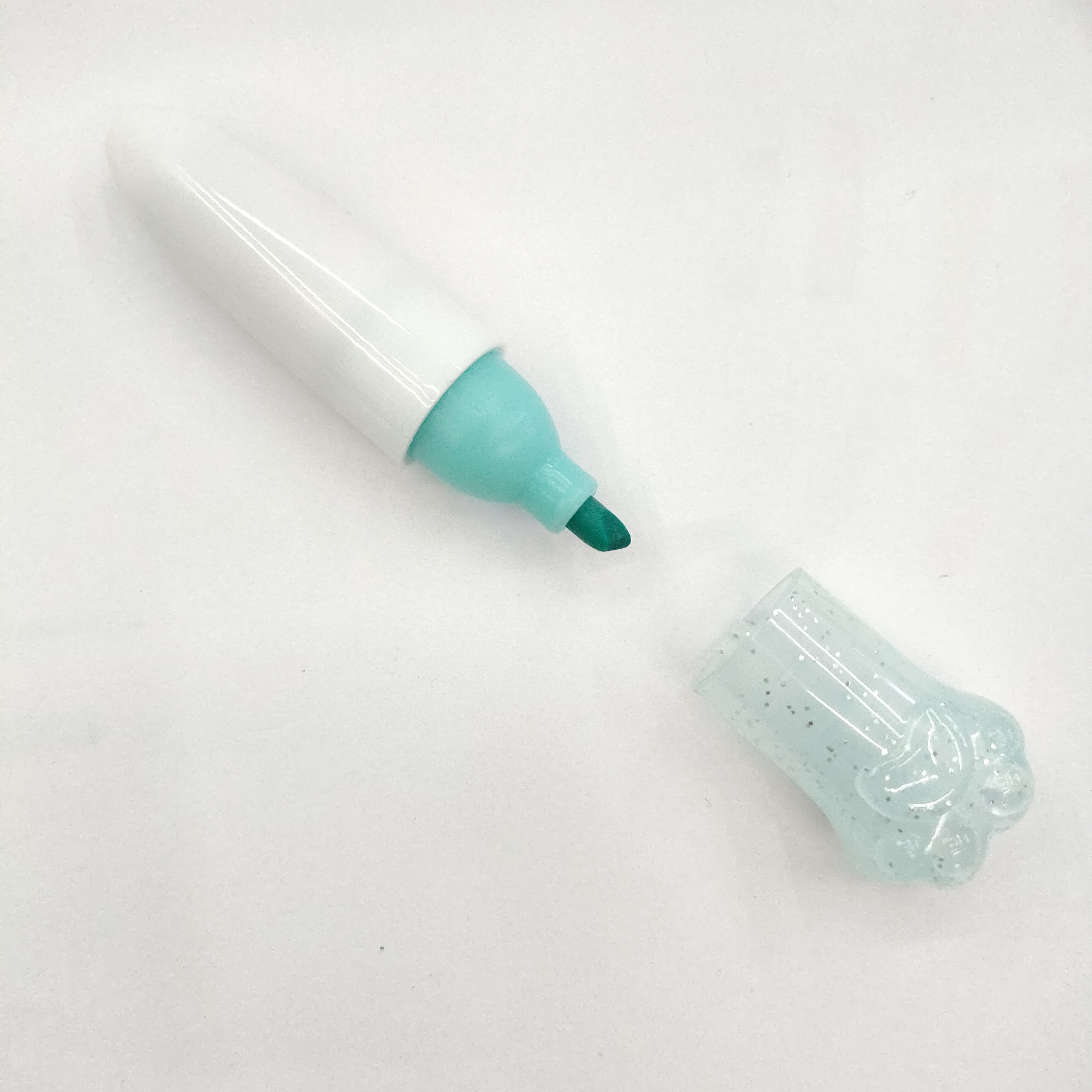 Cat paw highlighter pen, student key point marking pen, large-capacity drawing notebook pen details Picture
