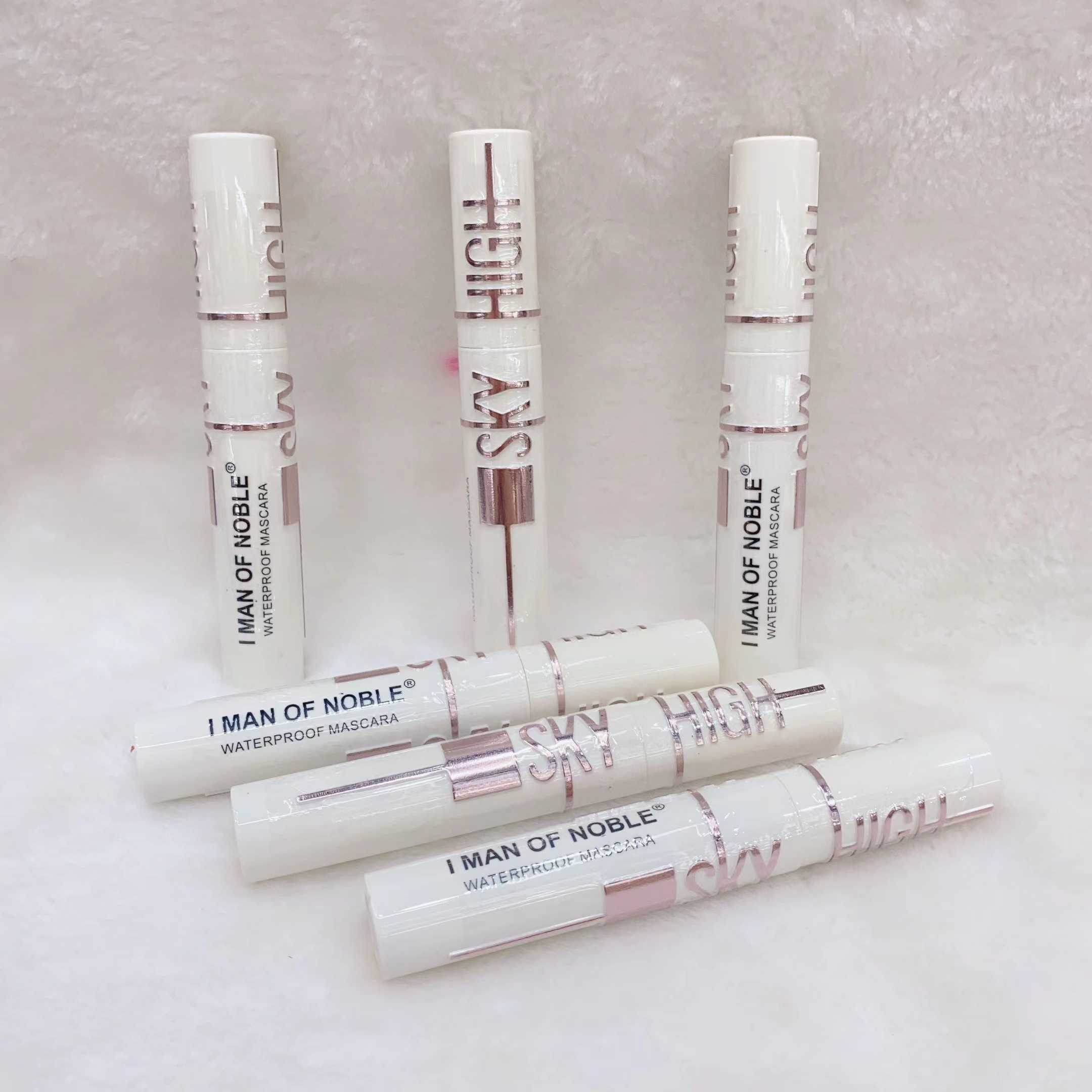 IMAN OFNOBLE's new 2023 mascara is a premium waterproof, thick and long-lasting mascara that doesn't smudge Application Scenario