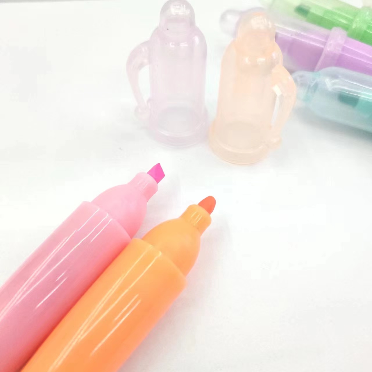 Cat paw pen, highlighter, student key point marking pen, large-capacity drawing notebook pen Application Scenario