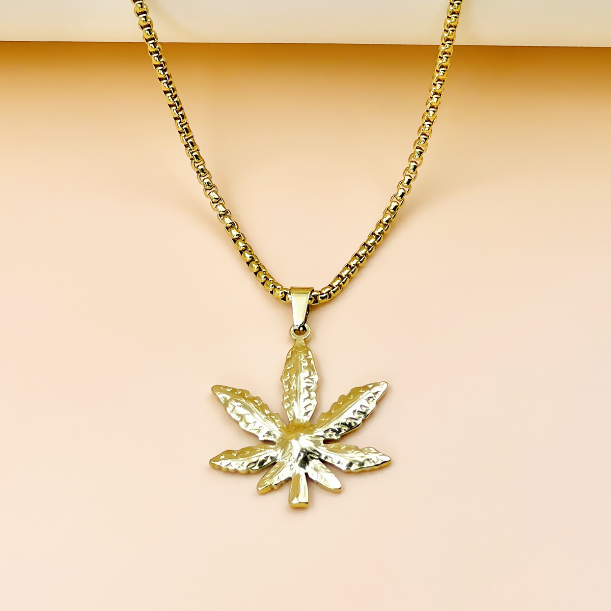 钛钢男女/枫叶项链/嘻哈hiphop/街头日韩/吊坠百搭/男女潮个性/吊坠项链细节图