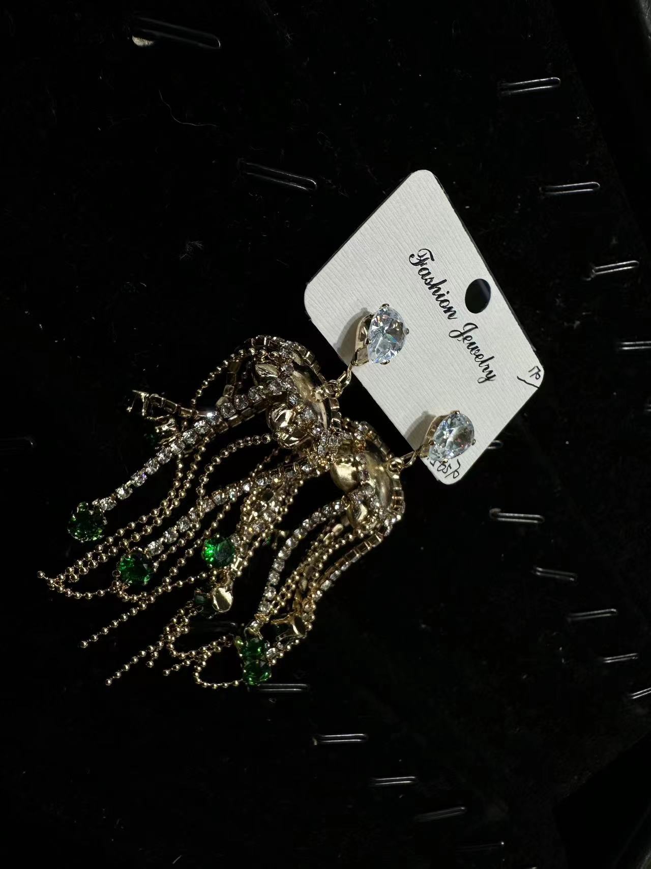 202 4年网络 爆款 耳丁路易欧帝时尚、个性、美观、舒适韩版新款 202 4款产品上市