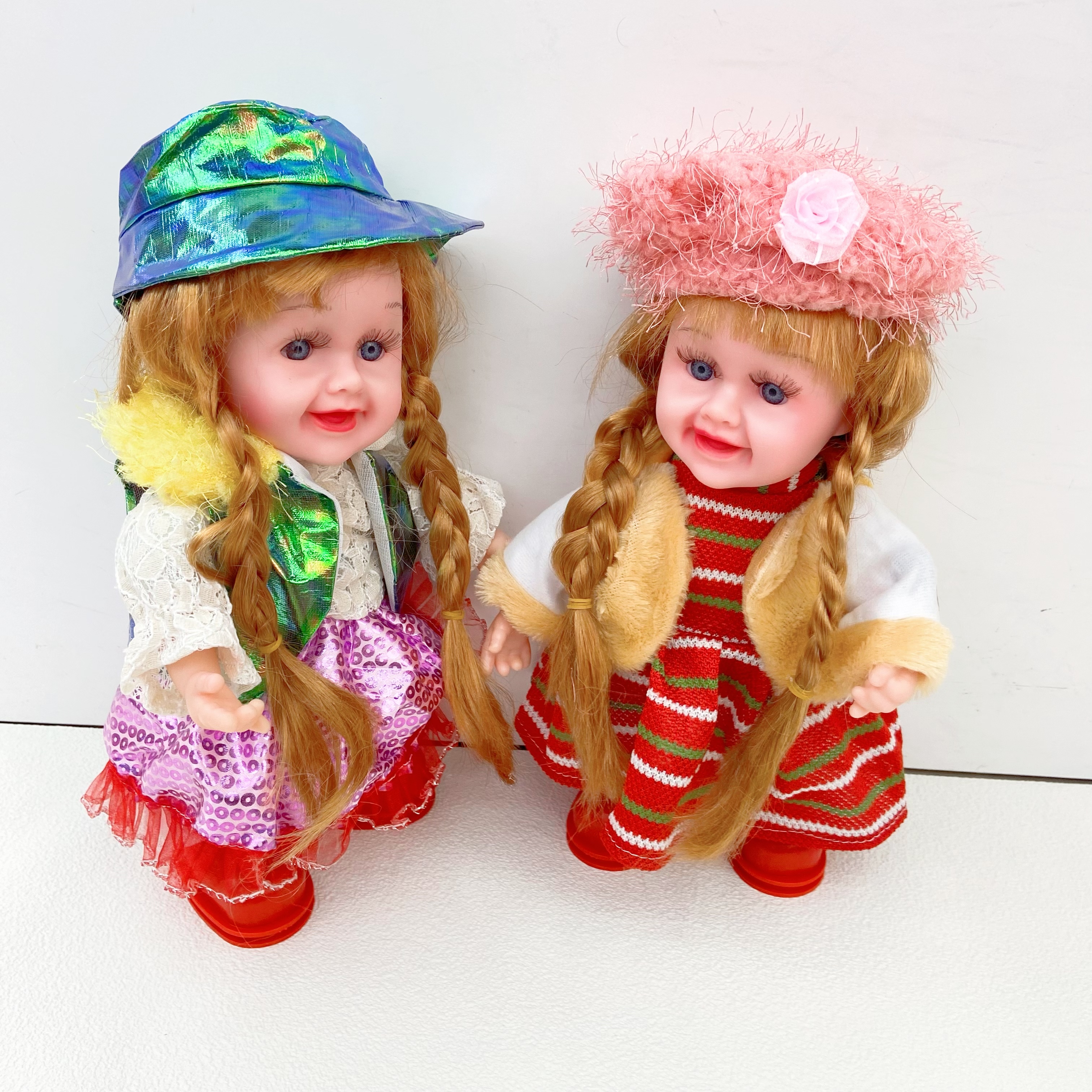 A funny 35CM girl, Niu Niu, sings, learns to speak, has a recording and can dance details Picture