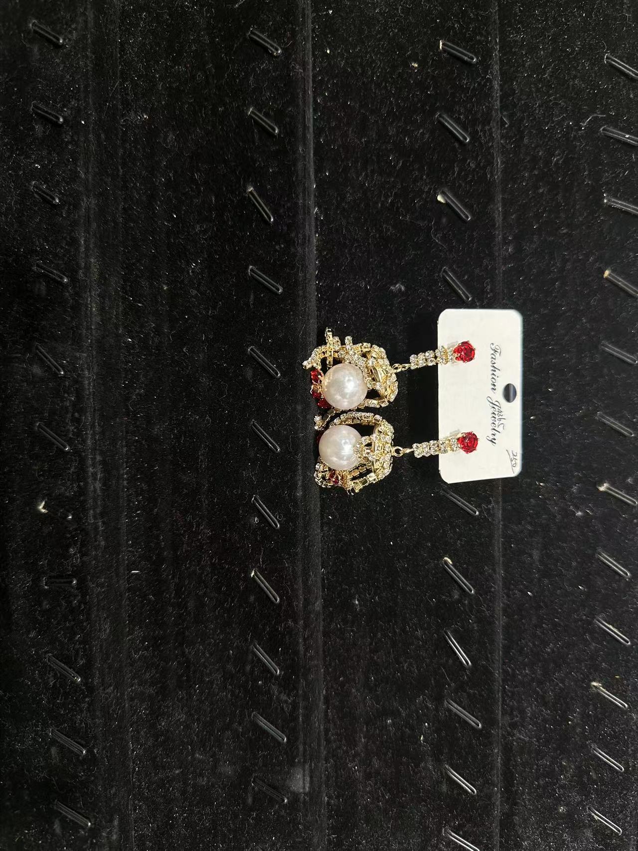 202 4年网络爆款耳丁路易欧帝时尚、个性、美观、舒适 韩版 新款 202 4款产品上市