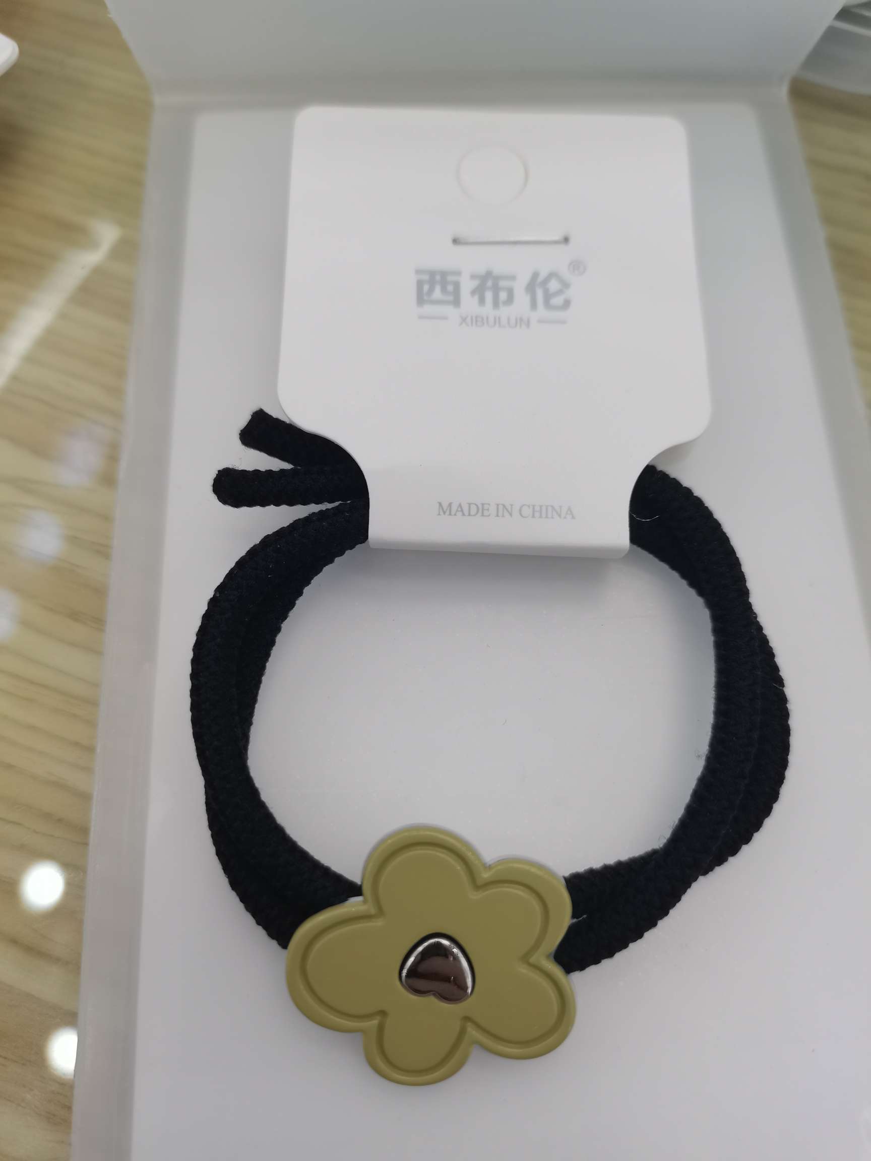 Zebron Jewelry [Five Colors] Alloy Five-Leaf Flower Black Nylon Rope Irregular Shape Network Explosive Thick Rope Rubber Band Double Alloy Accessories Application Scenario