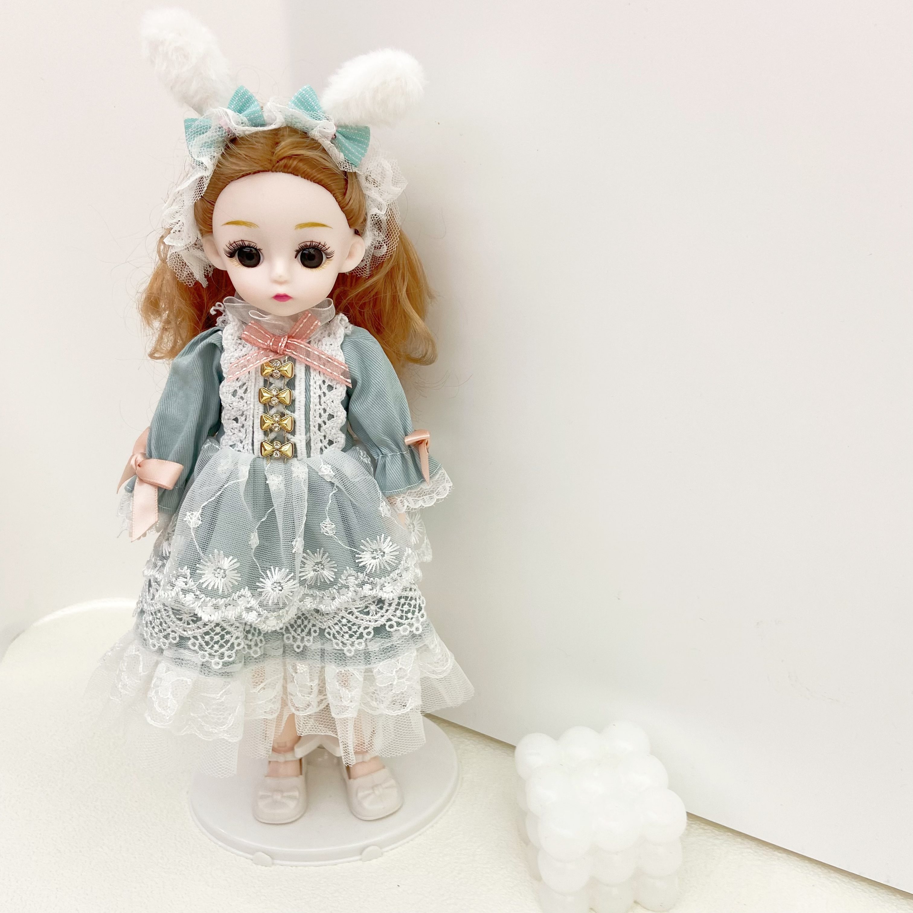 30cm sequined Barbie girl with lights and music, sold by the manufacturer Specification image