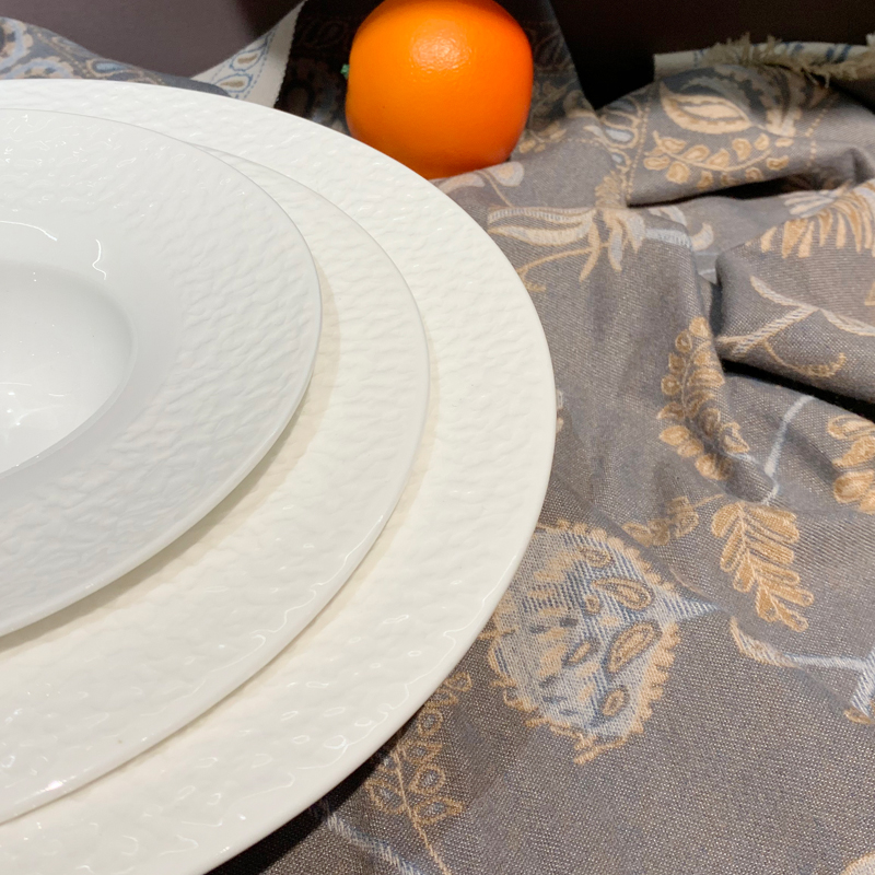Hotel supplies: Ceramic tableware, wide-edge round bowls, 8-inch and 10-inch ceramic stir-frying plates, Western soup plates, salad plates, Nordic straw hat plates, pasta plates and bowls details Picture