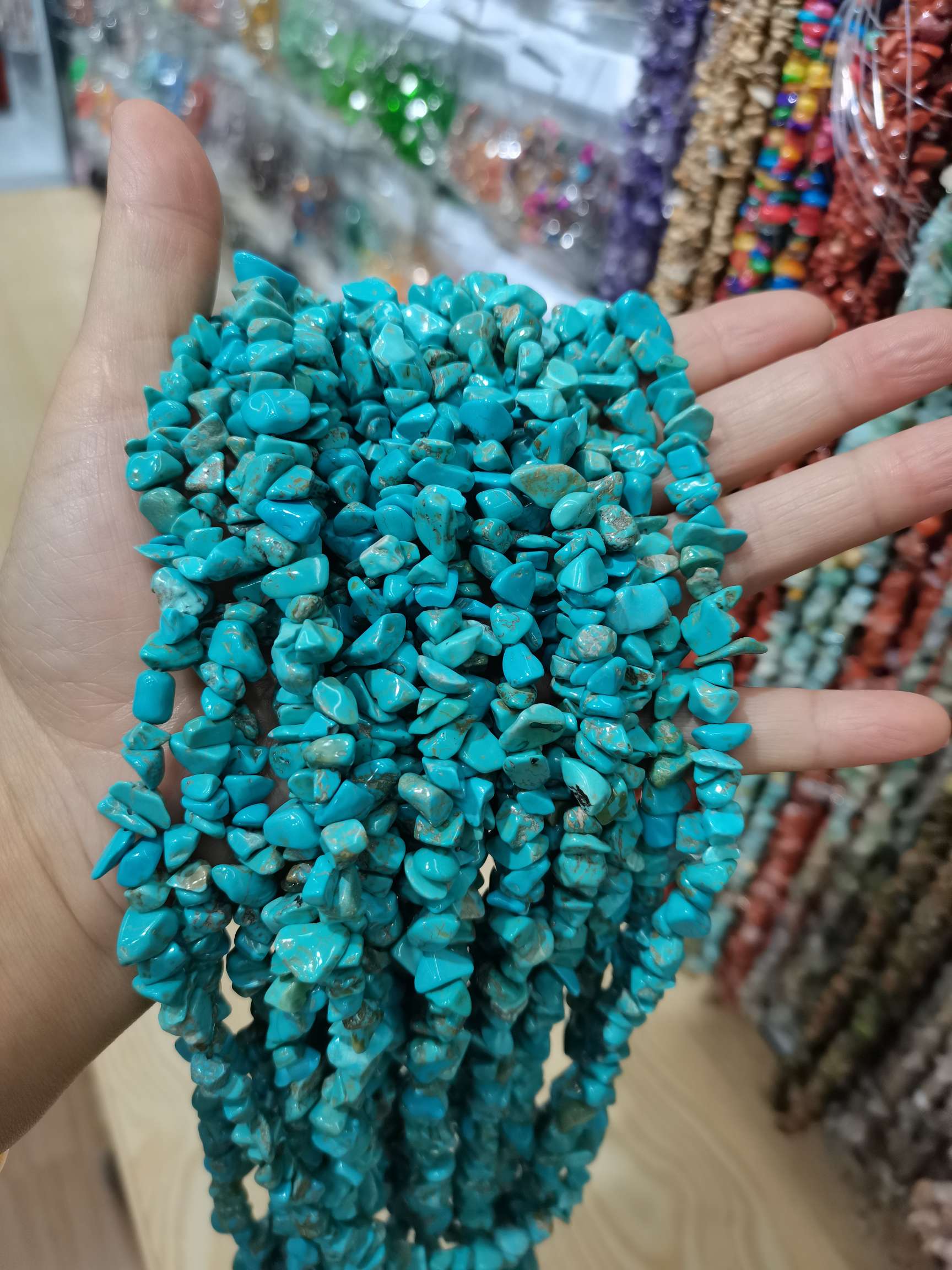 碎石半成品天然石彩色石头水磨石子diy饰品配件粉晶碎石散珠详情图3