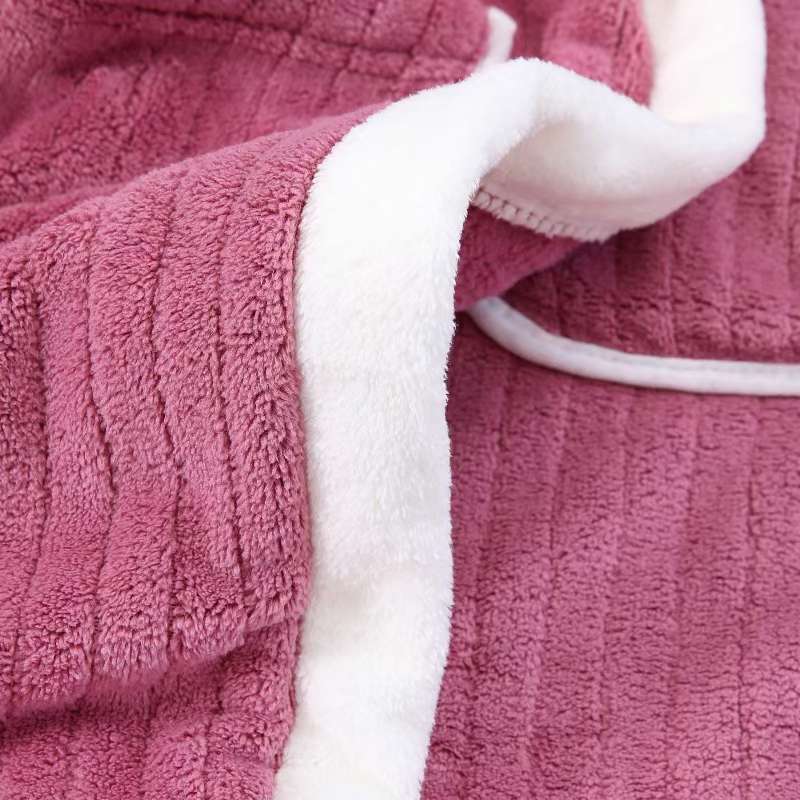 宜佳针棉厂家直销珊瑚绒儿童浴袍 混色批发详情6