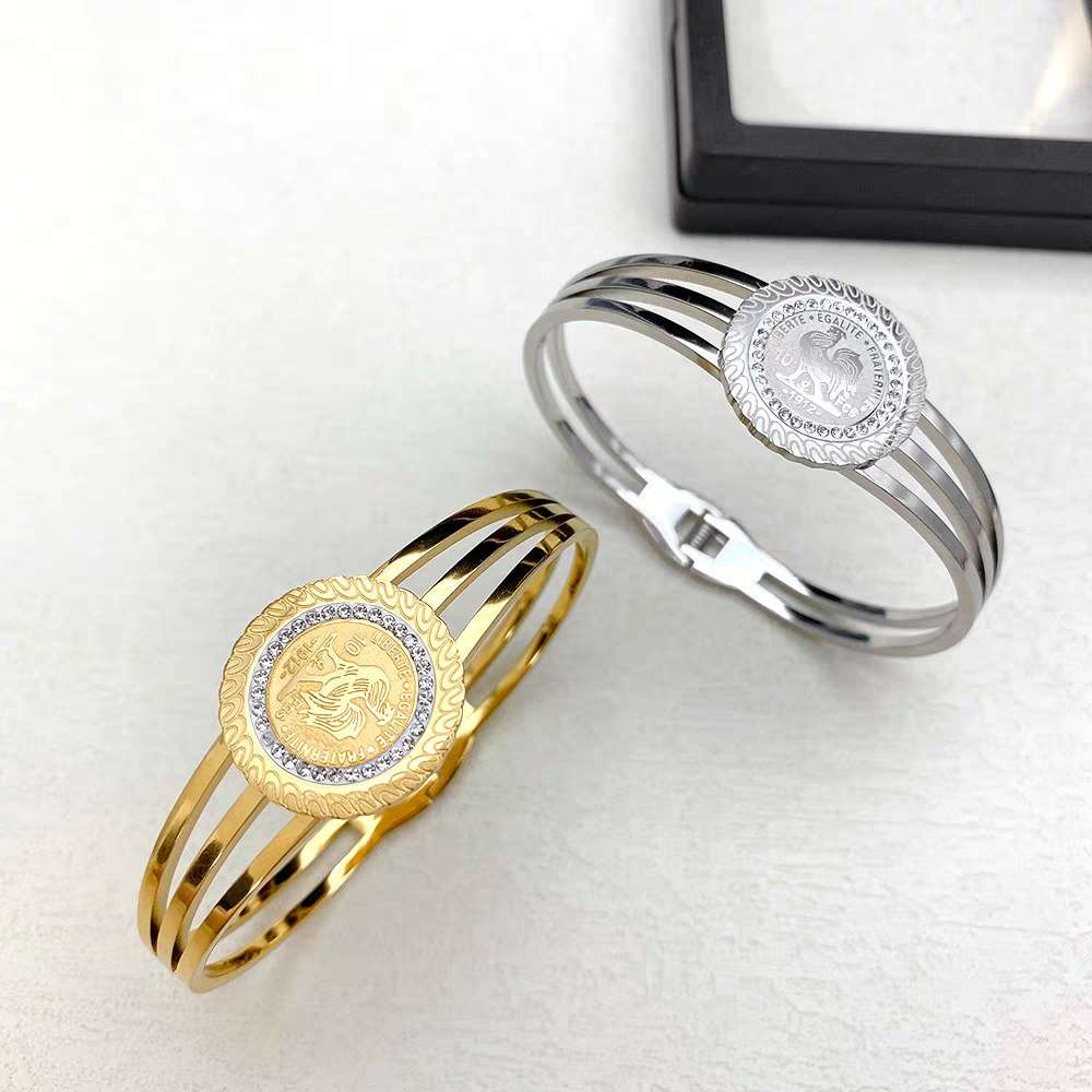 Cross-border supply of popular stainless steel bracelets from Europe and America, fashionable and simple, Douyin bestsellers, non-fading trendy accessories detail image 2