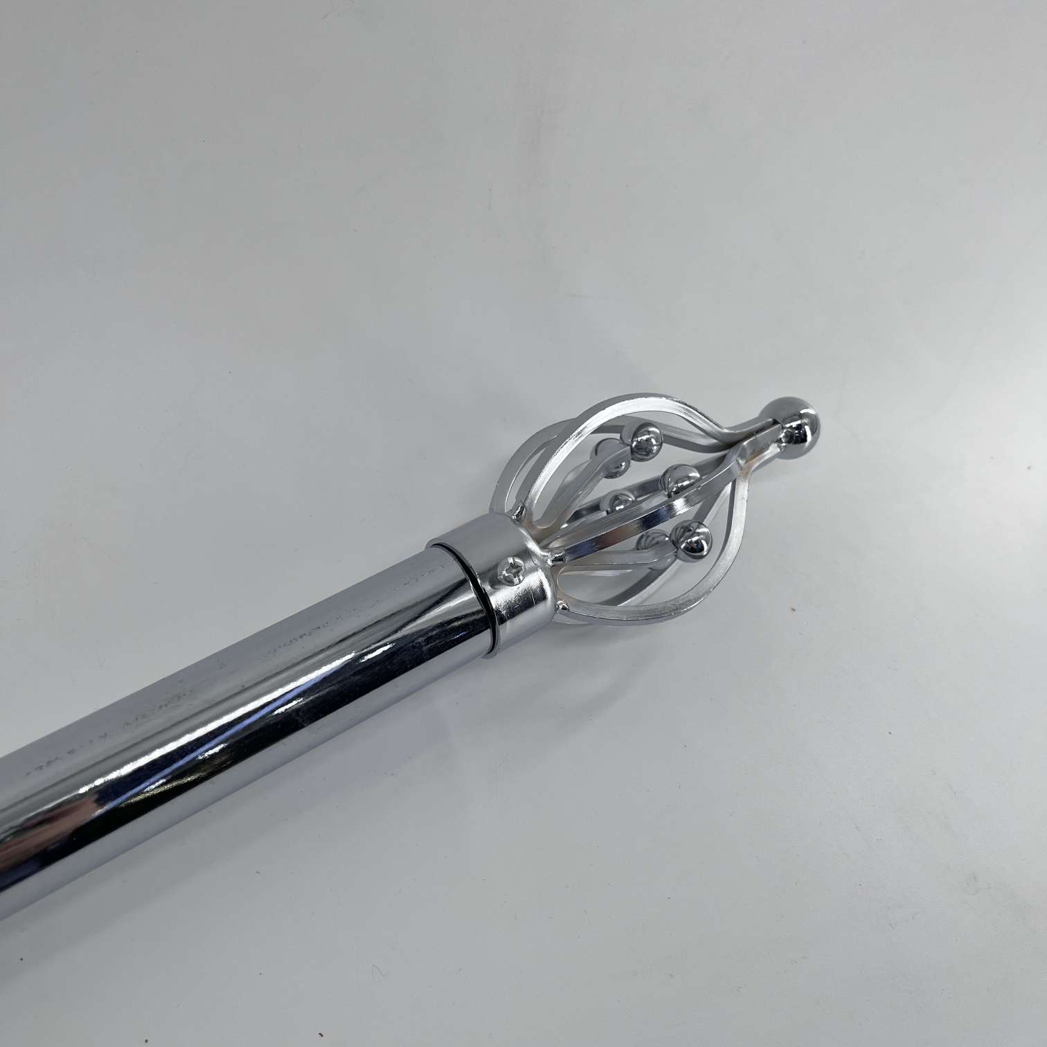 Middle Eastern version of curtain rod