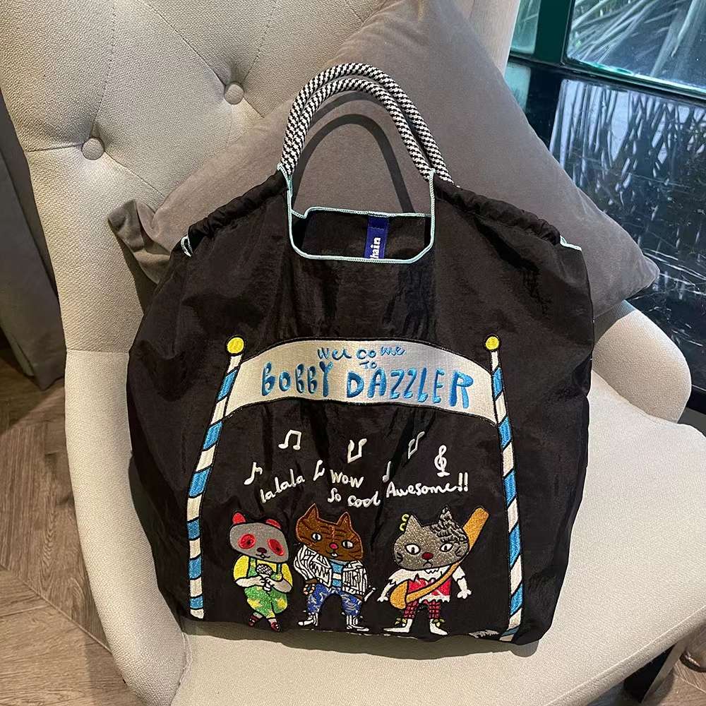 网红尼龙卡通托特包小众刺绣手提袋斜挎包女夏季妈咪包购物袋新款