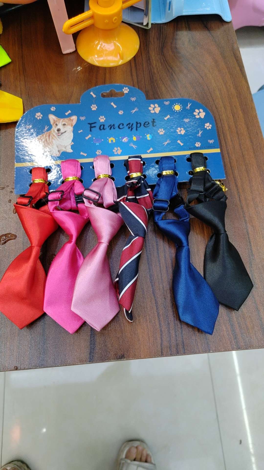 宠物用品领带/宠物狗狗领带/宠物用品白底实物图