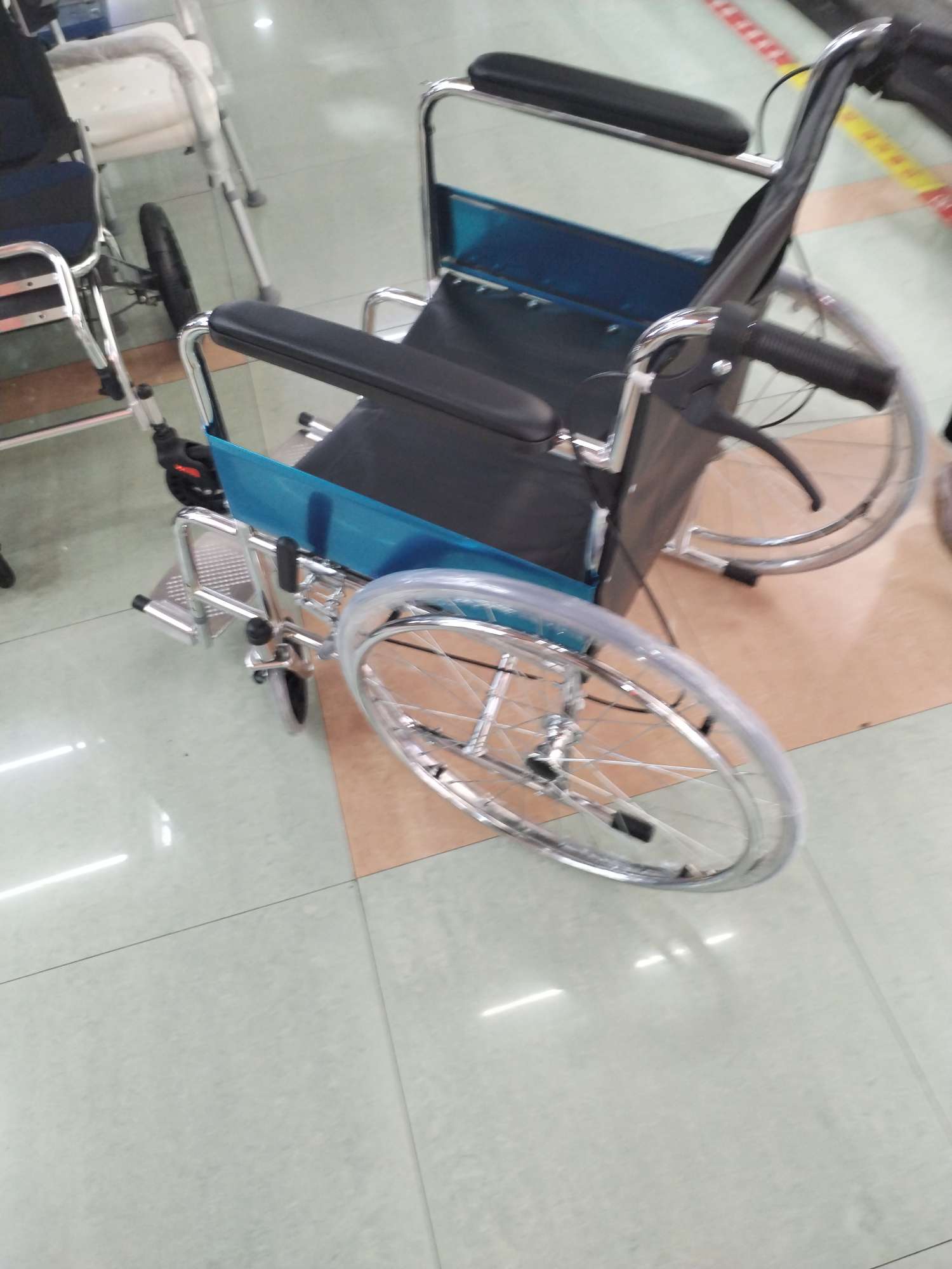 Electroplated Wheelchair details Picture