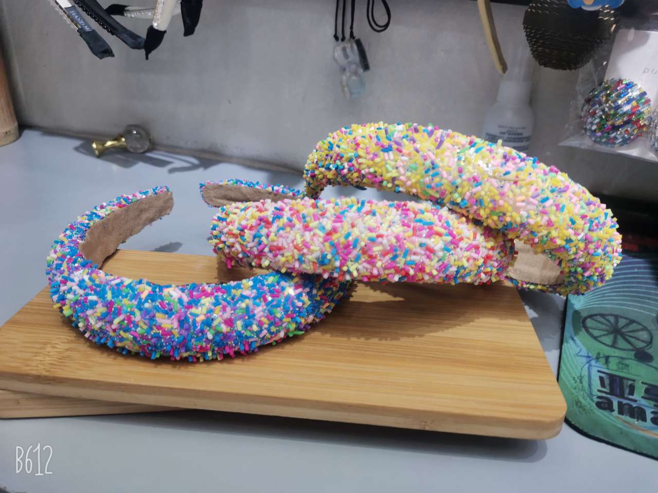 Dopamine donut fashion bestseller, trendy bestseller, European and American brand headband for women 2023 new style, high skull top wide edge headband, hairpin, broken hair arrangement headwear