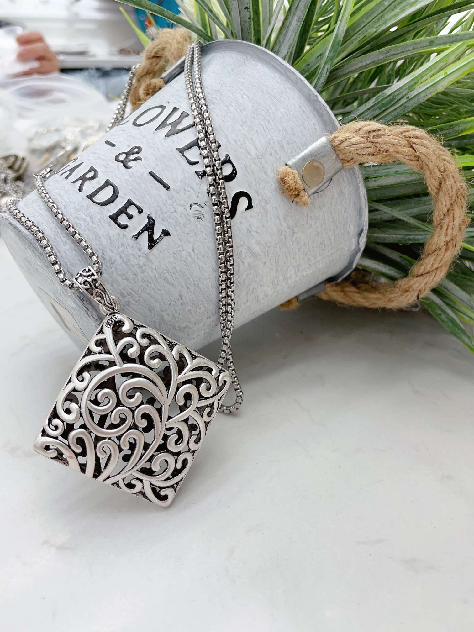 Chinese Style Sifang Laicai Sweater Chain Specification drawing