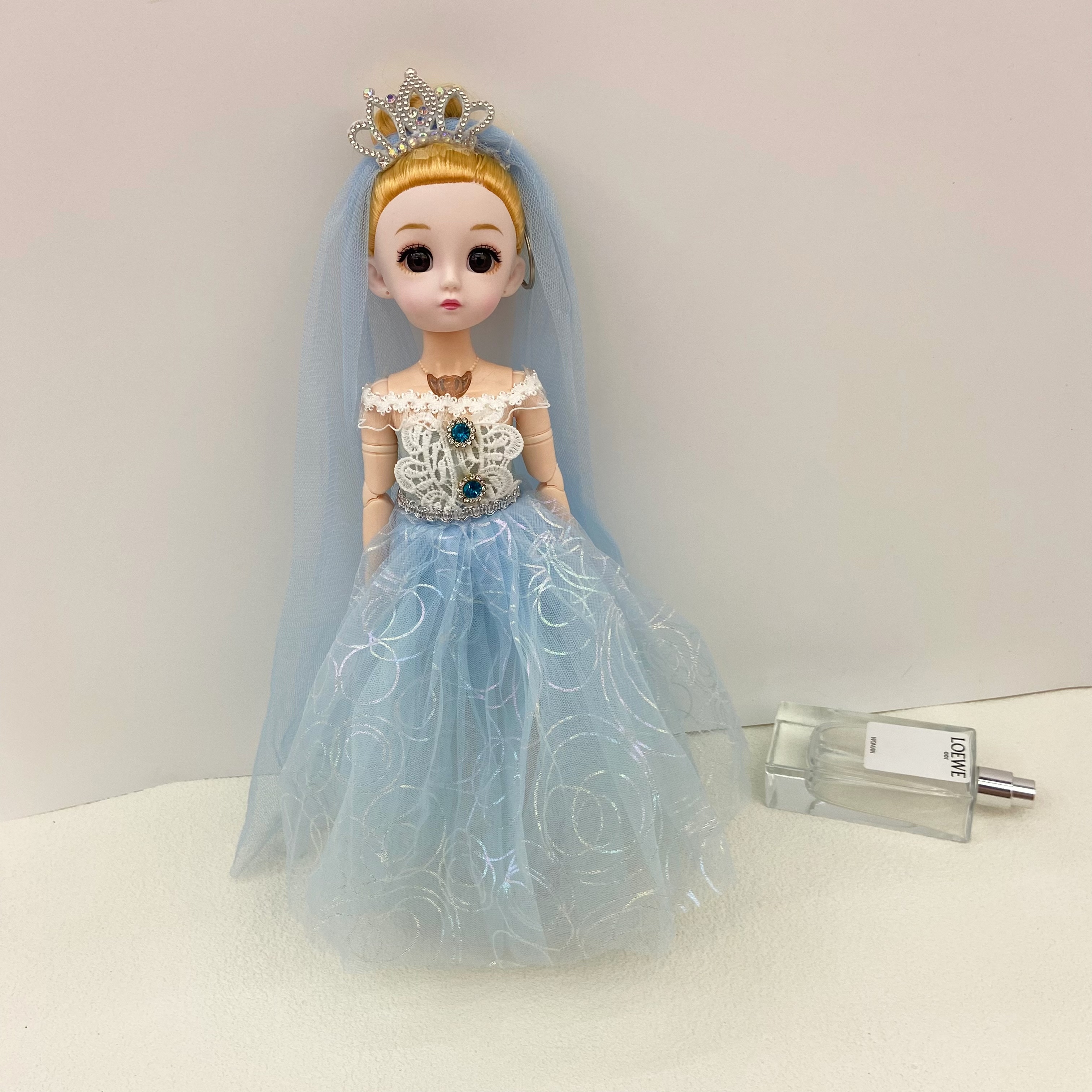 A 30CM rubber ball wedding dress Barbie with music and lights Item Picture