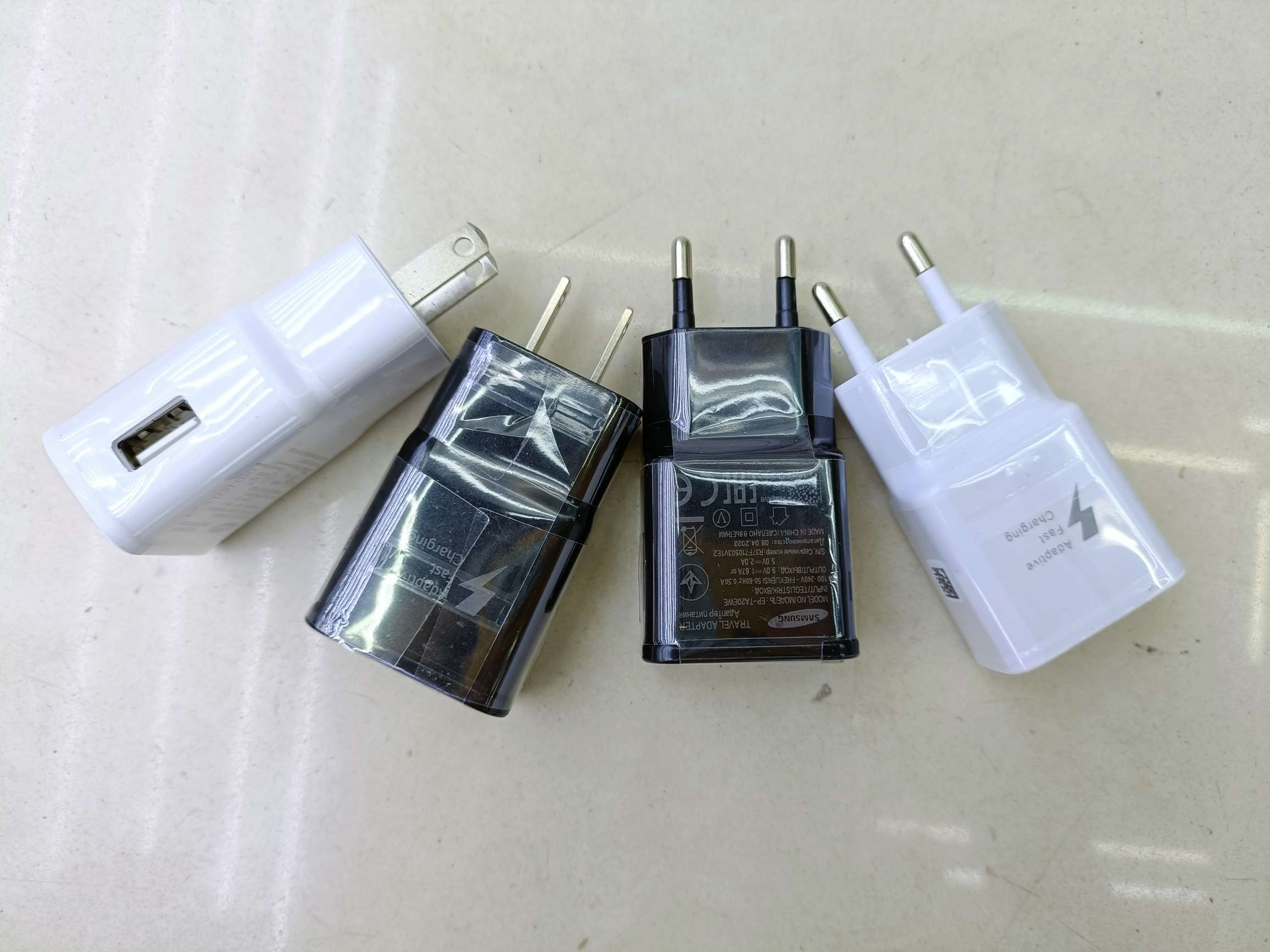 مقابس شحن الهواتف الخلوية القابلة للشحن S6 QC3.0 U/EU/UR detail image 11