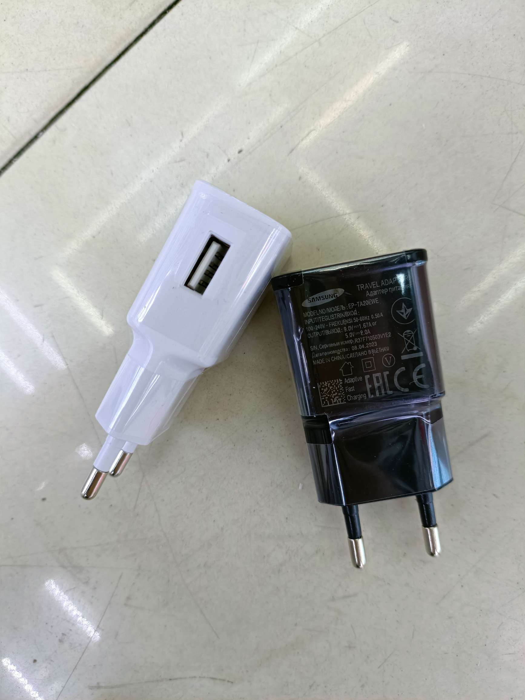 مقابس شحن الهواتف الخلوية القابلة للشحن S6 QC3.0 U/EU/UR detail image 5