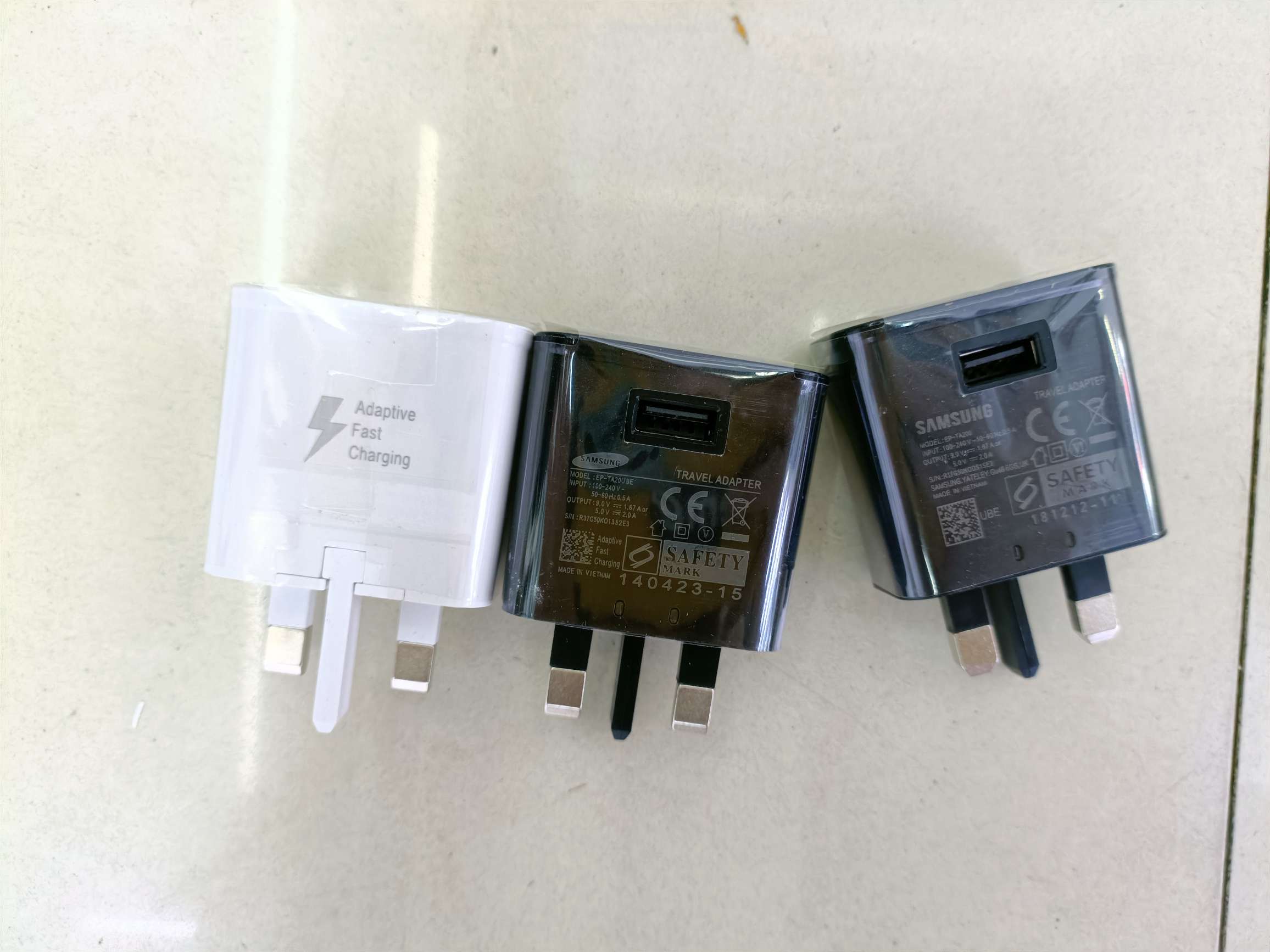مقابس شحن الهواتف الخلوية القابلة للشحن S6 QC3.0 U/EU/UR detail image 12
