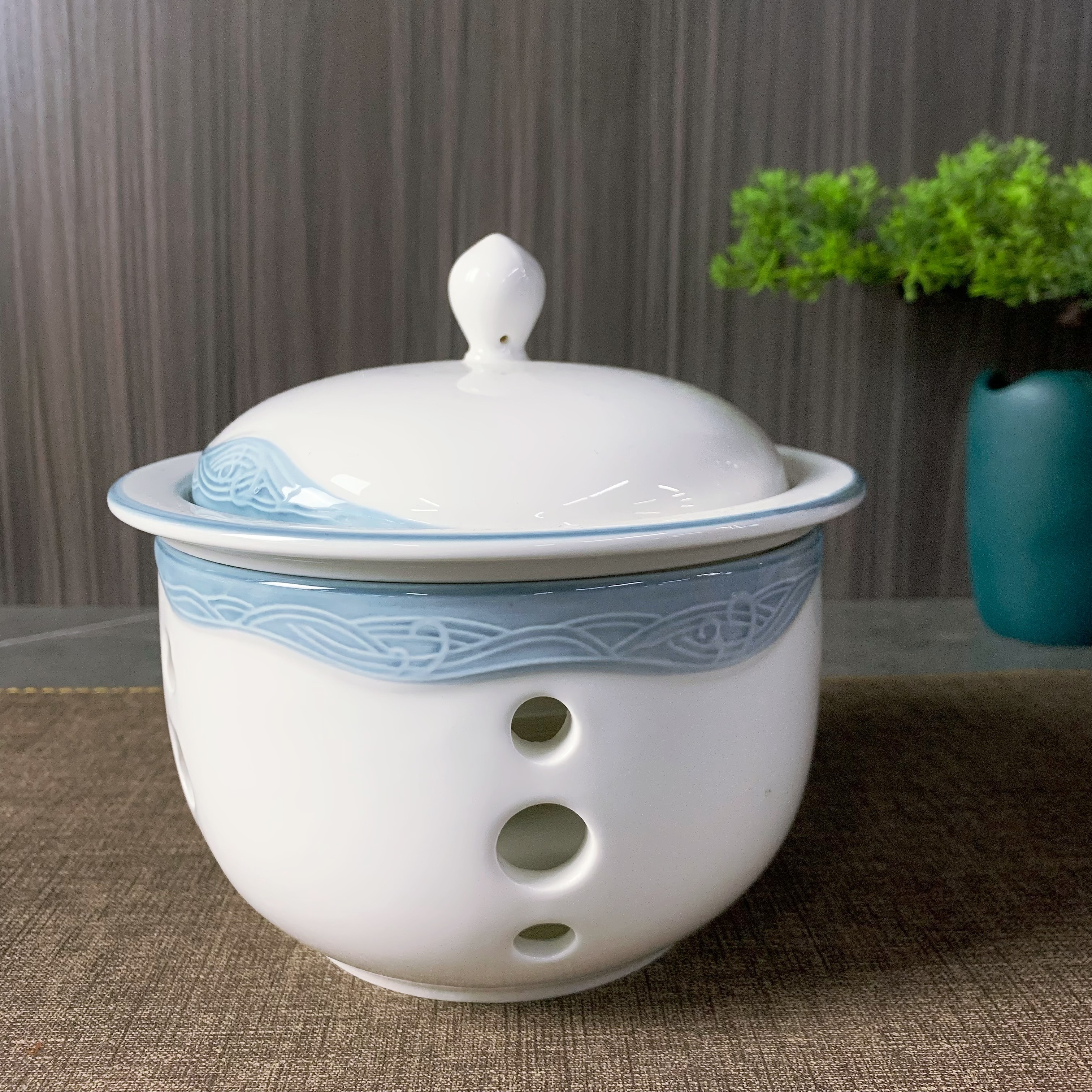 Fenghua Series 6.5-inch ceramic with stove and lid wing cup three-piece set, embossed element tableware for hotels, restaurants, commercial and household use