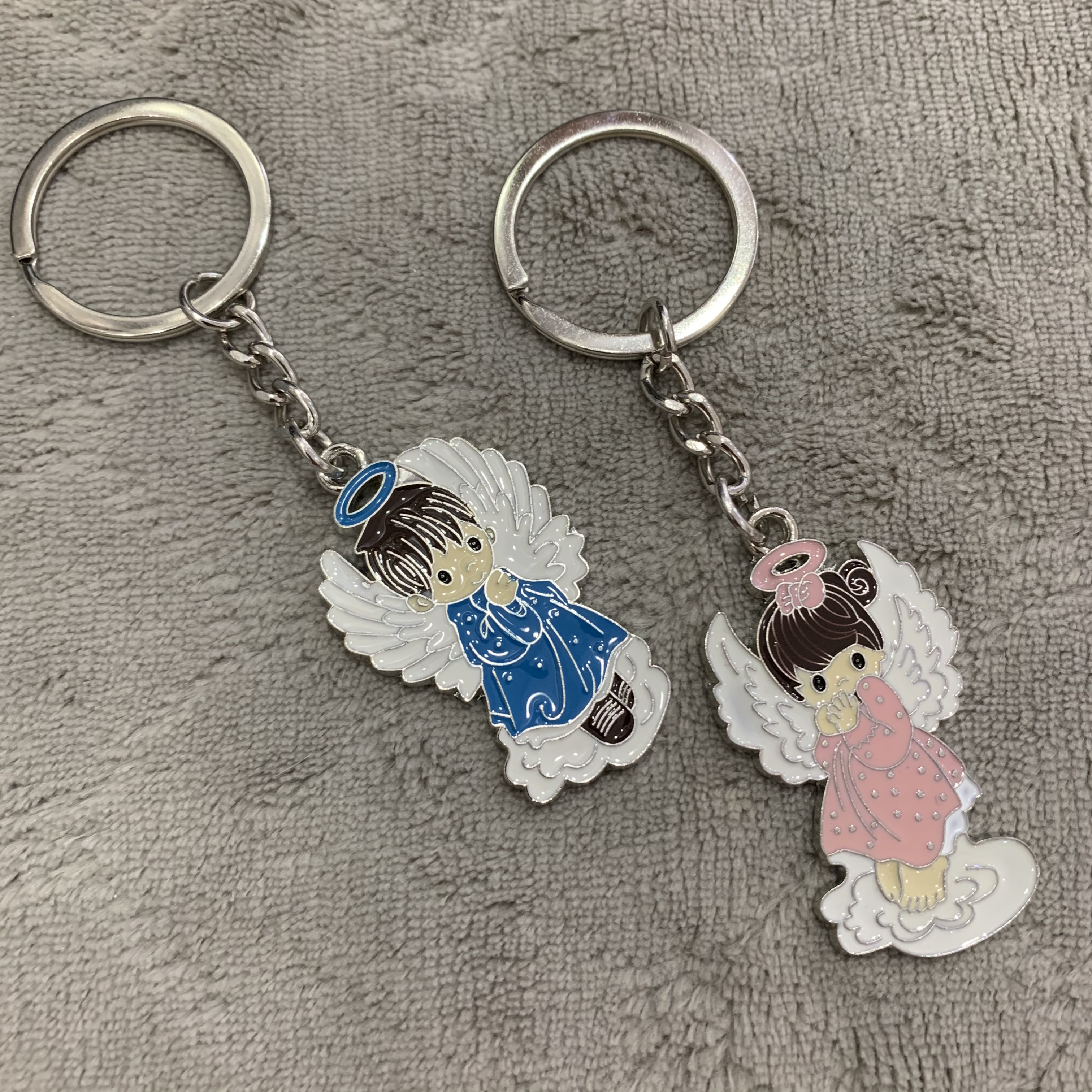 Guangdong metal zinc alloy gift promotion, customized keychains, bright nickel oiled wedding keychains