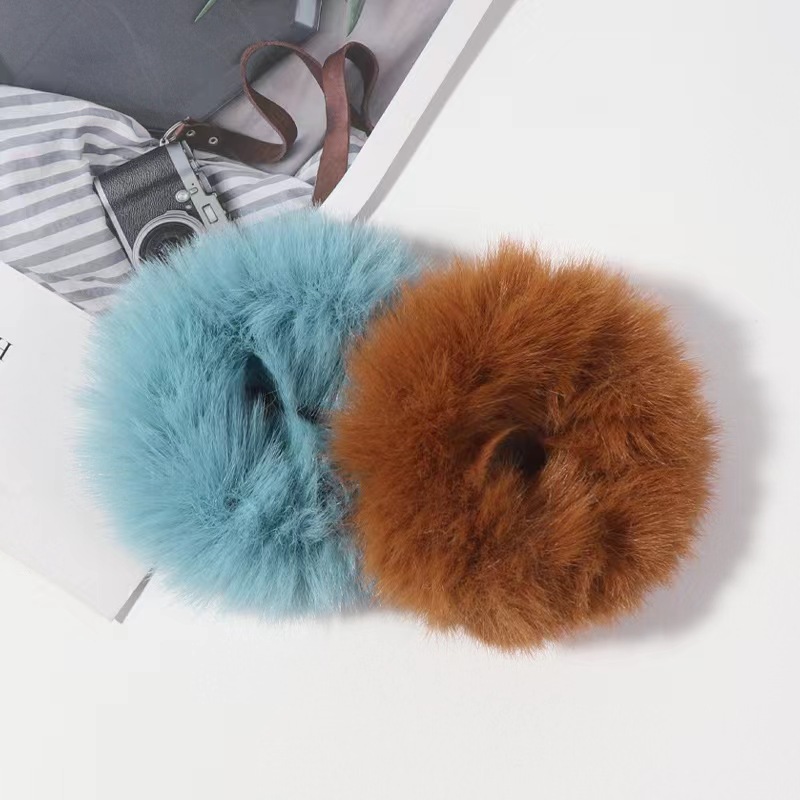 Solid-color plush hair bands, simple and versatile hair ties, autumn and winter plush hair ties, cute furry fur band hair accessories, Binhan accessories 2 details Picture
