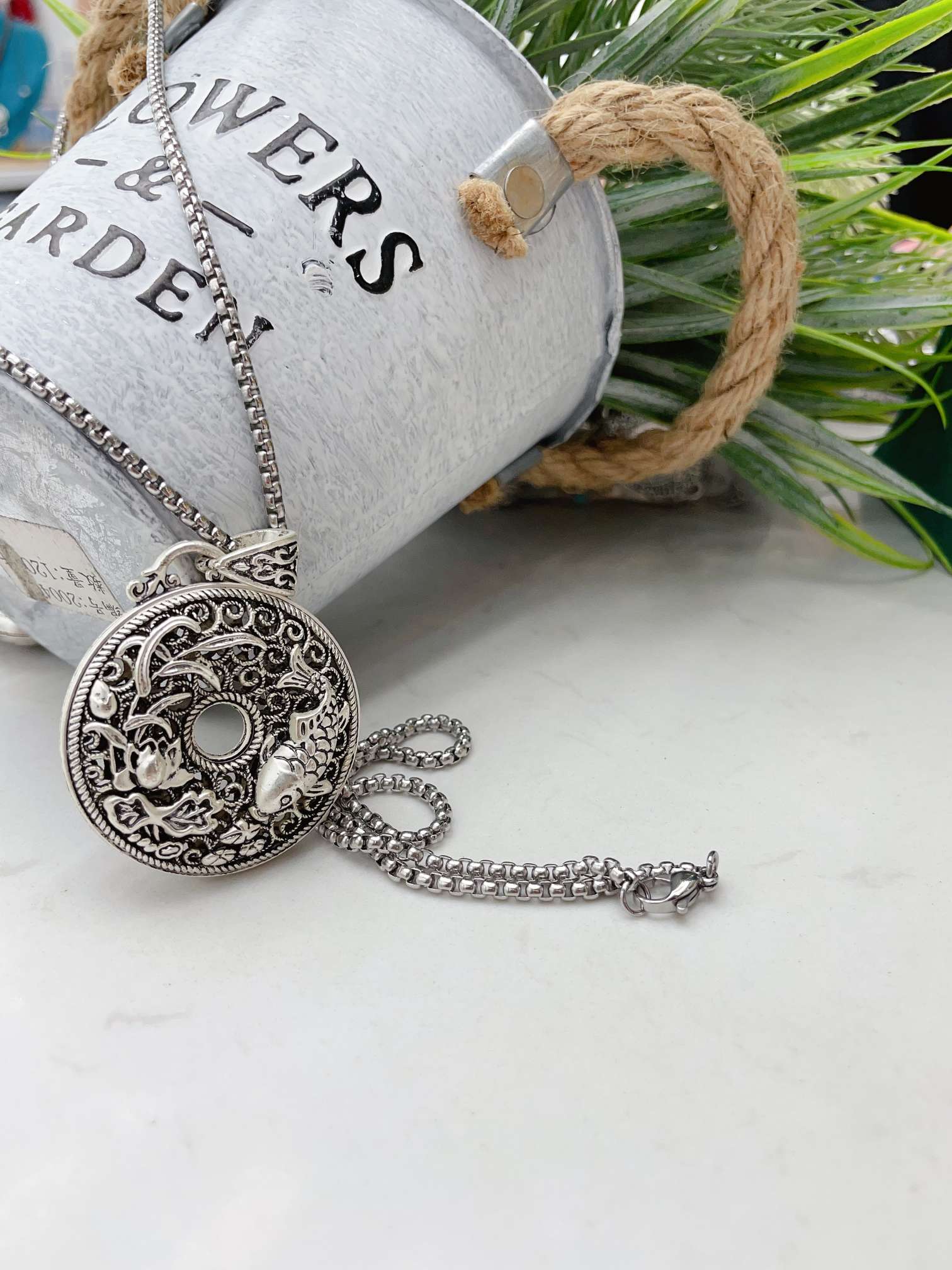 Chinese Wind Pingping Peace Auspicious Long Sweater Chain Application Scenario
