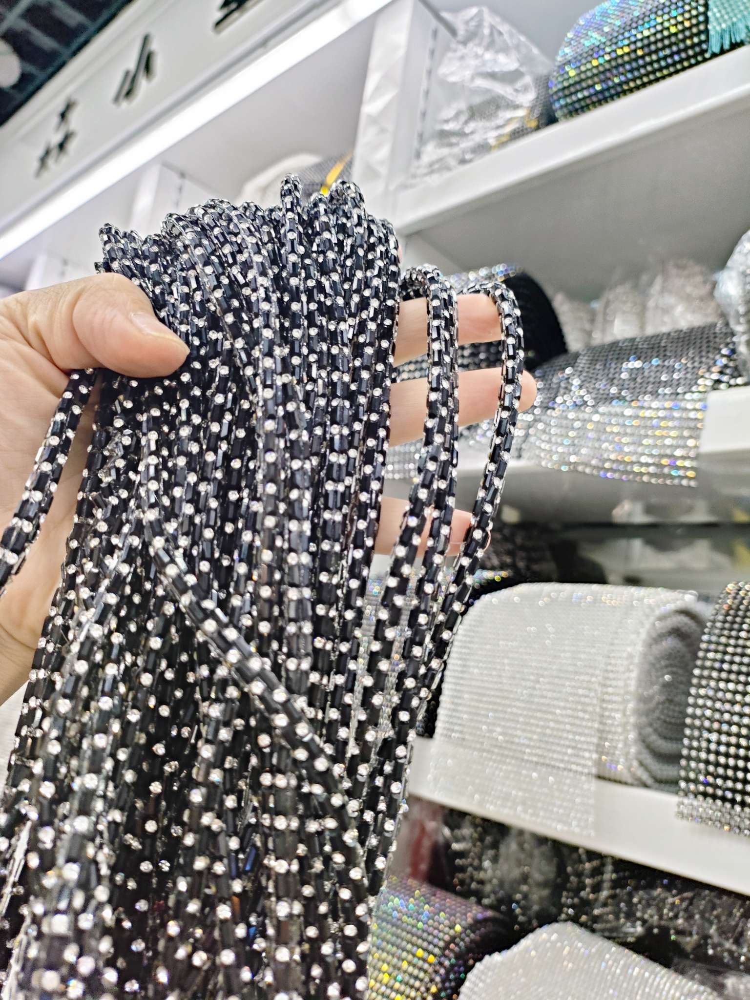 烫钻/带孔钻链/鞋带钻链白底实物图