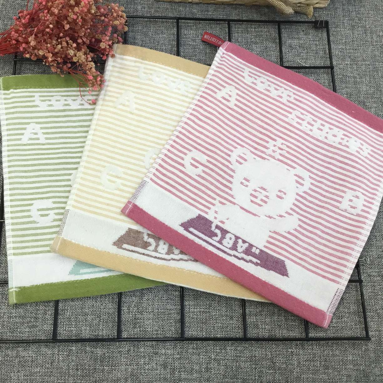 All-cotton square towels, gauze, untwisted children's face towels, cartoon square towels, 25*25cm, small towels for kindergartens detail image 6