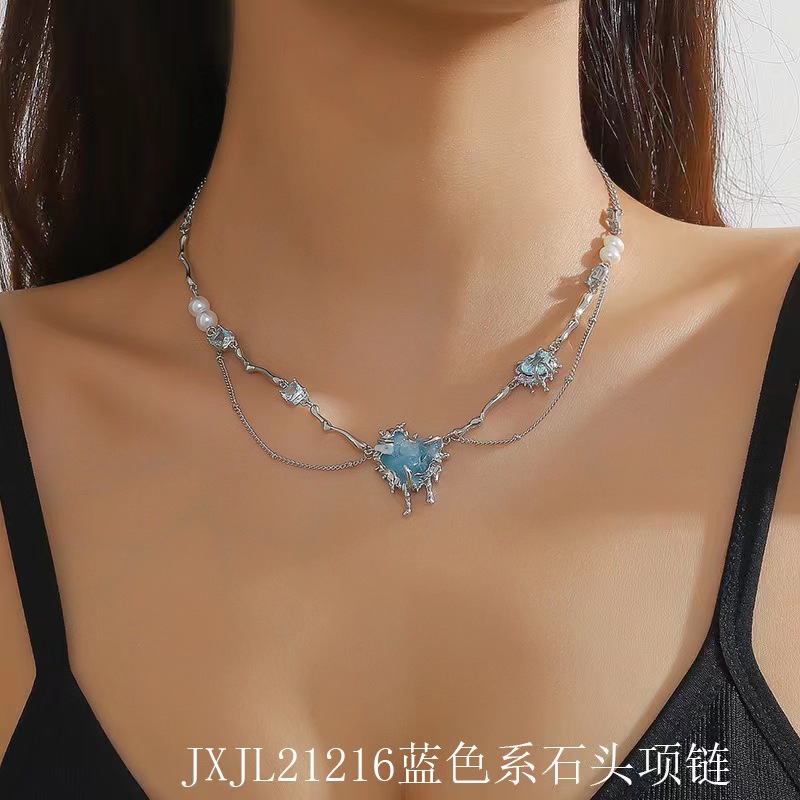 New product on the market! Stone collarbone necklace, light luxury and niche design, simple and elegant, heart-shaped zircon sweet style necklace for women Application Scenario