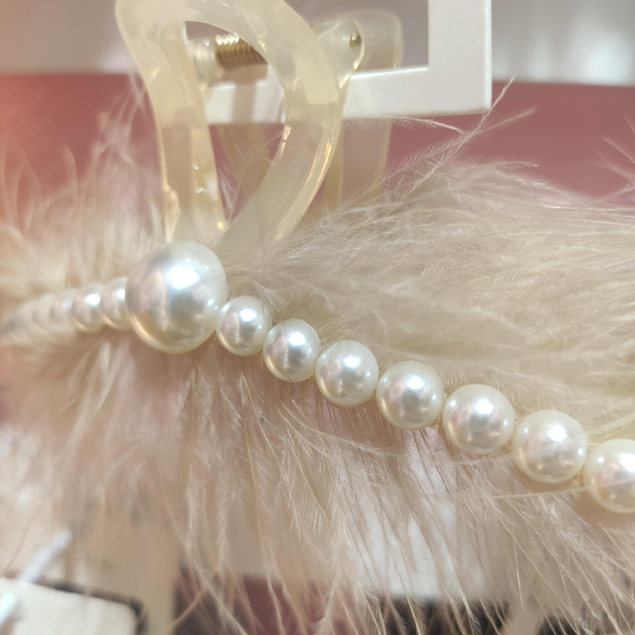 White Pearl Ostrich Hair Grab Clip Shark Clip Ins Wind Headwear Hair Accessories details Picture