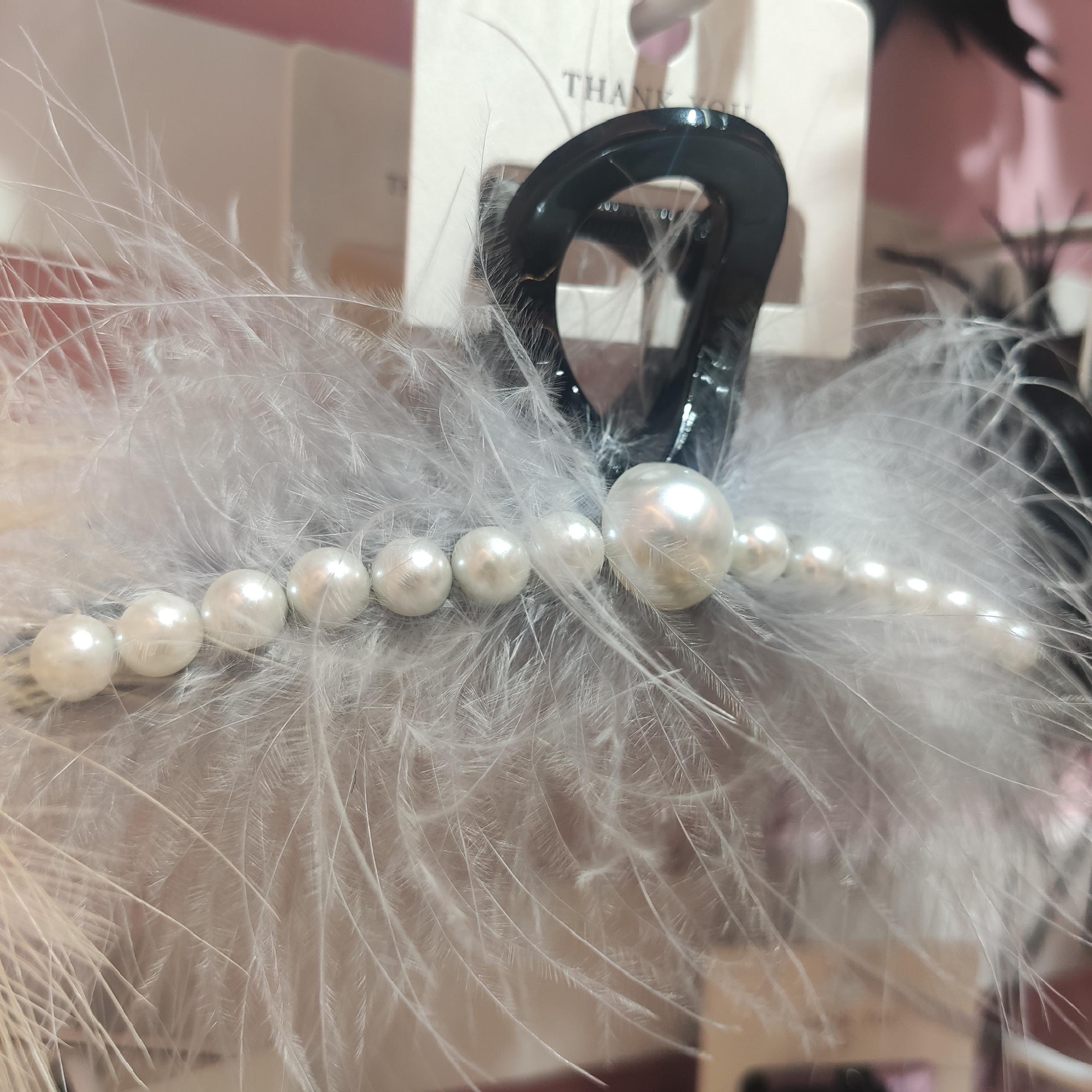 Grey Pearl Ostrich Hair Grab Clip Shark Clip Ins Wind Headwear Hair Accessories Application Scenario