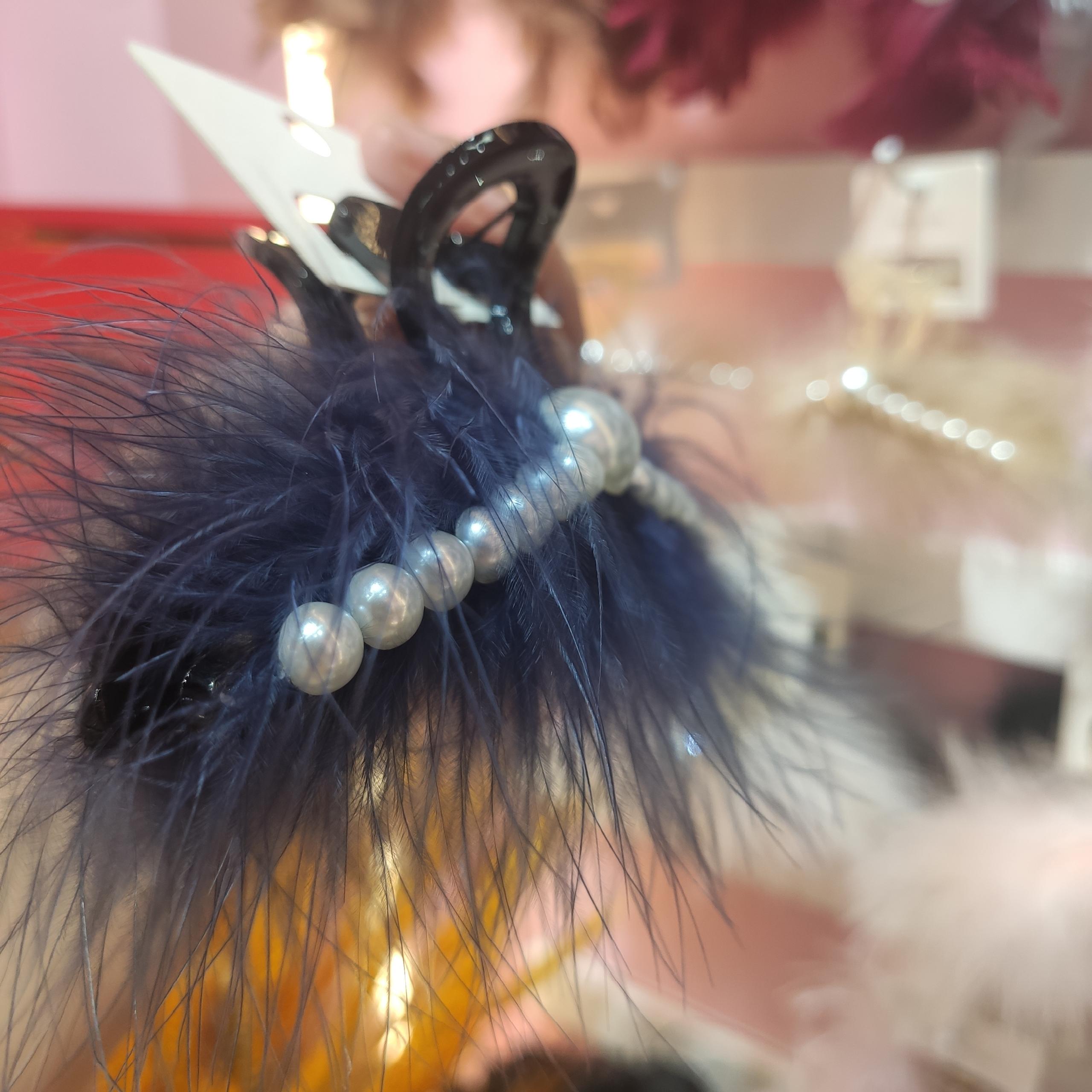 Black Pearl Ostrich Hair Grab Clip Shark Clip Ins Wind Headwear Hair Accessories details Picture
